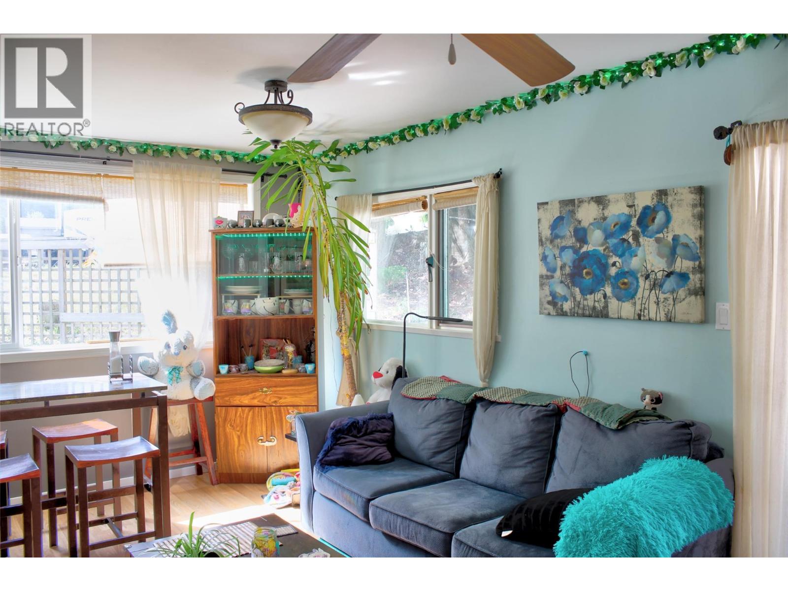 1134 Thompson Avenue, Chase