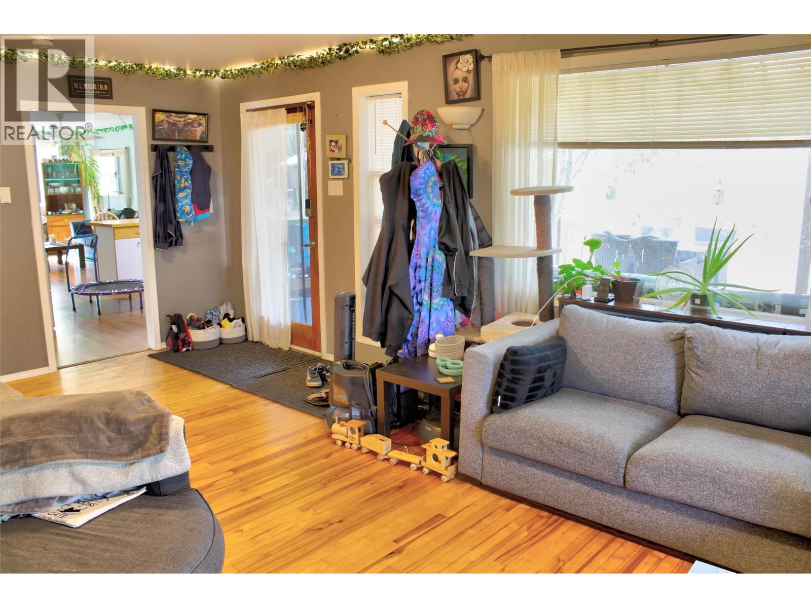 1134 Thompson Avenue, Chase