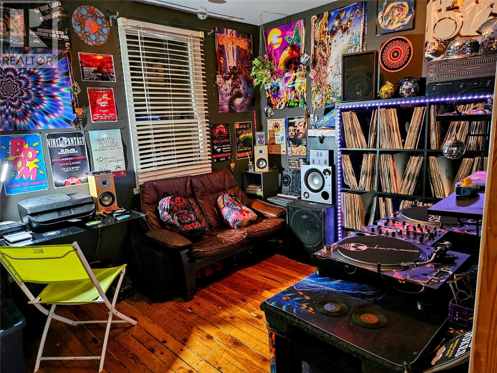 1134 Thompson Avenue, Chase