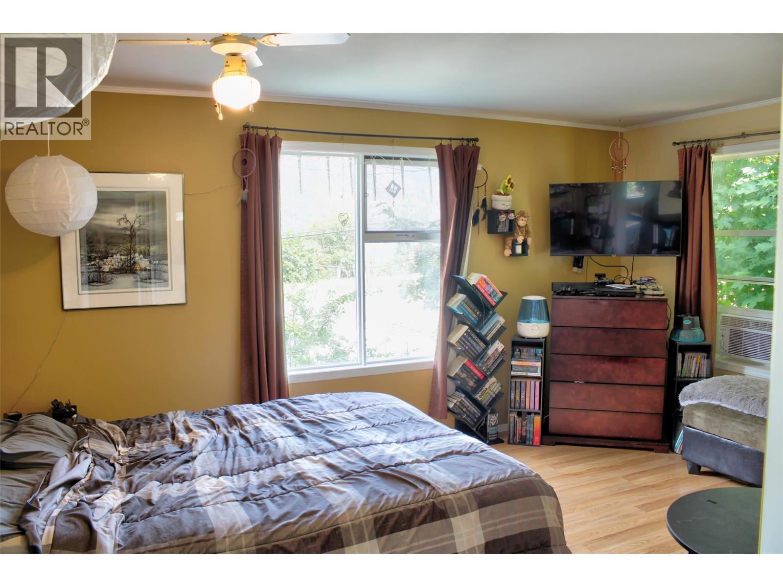 1134 Thompson Avenue, Chase