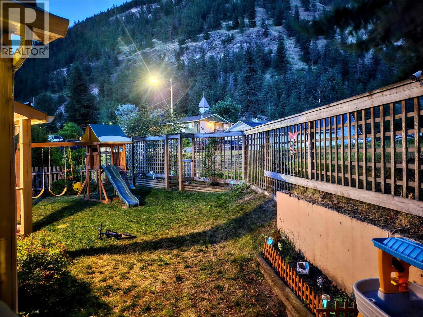 1134 Thompson Avenue, Chase