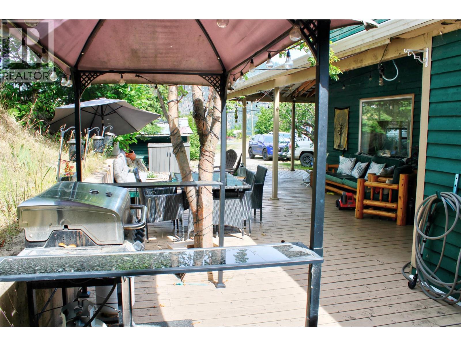 1134 Thompson Avenue, Chase