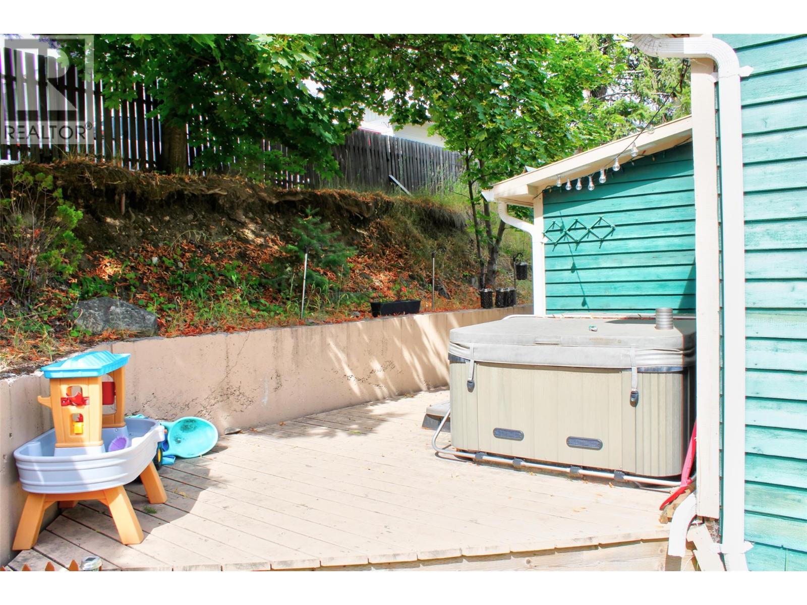 1134 Thompson Avenue, Chase