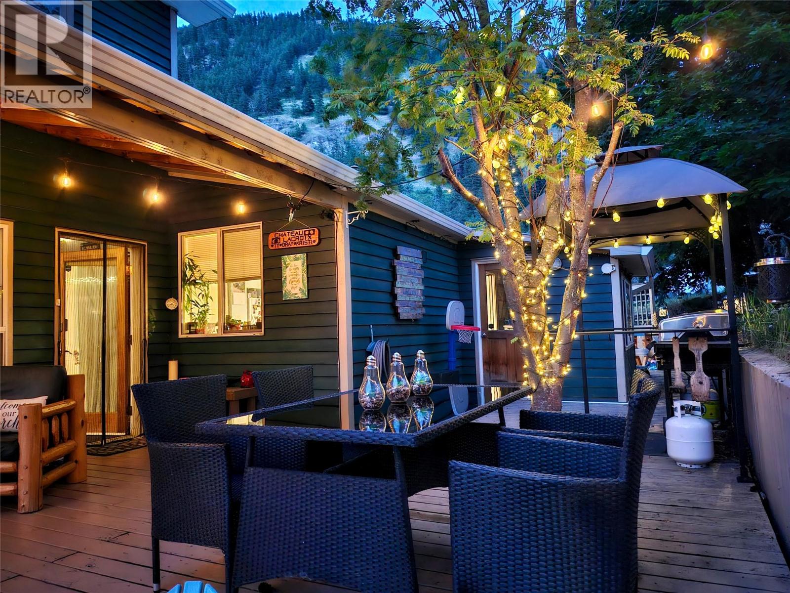 1134 Thompson Avenue, Chase