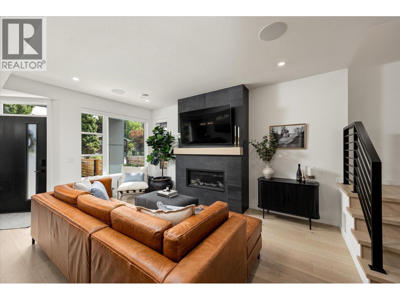  796 Wardlaw Avenue, Kelowna