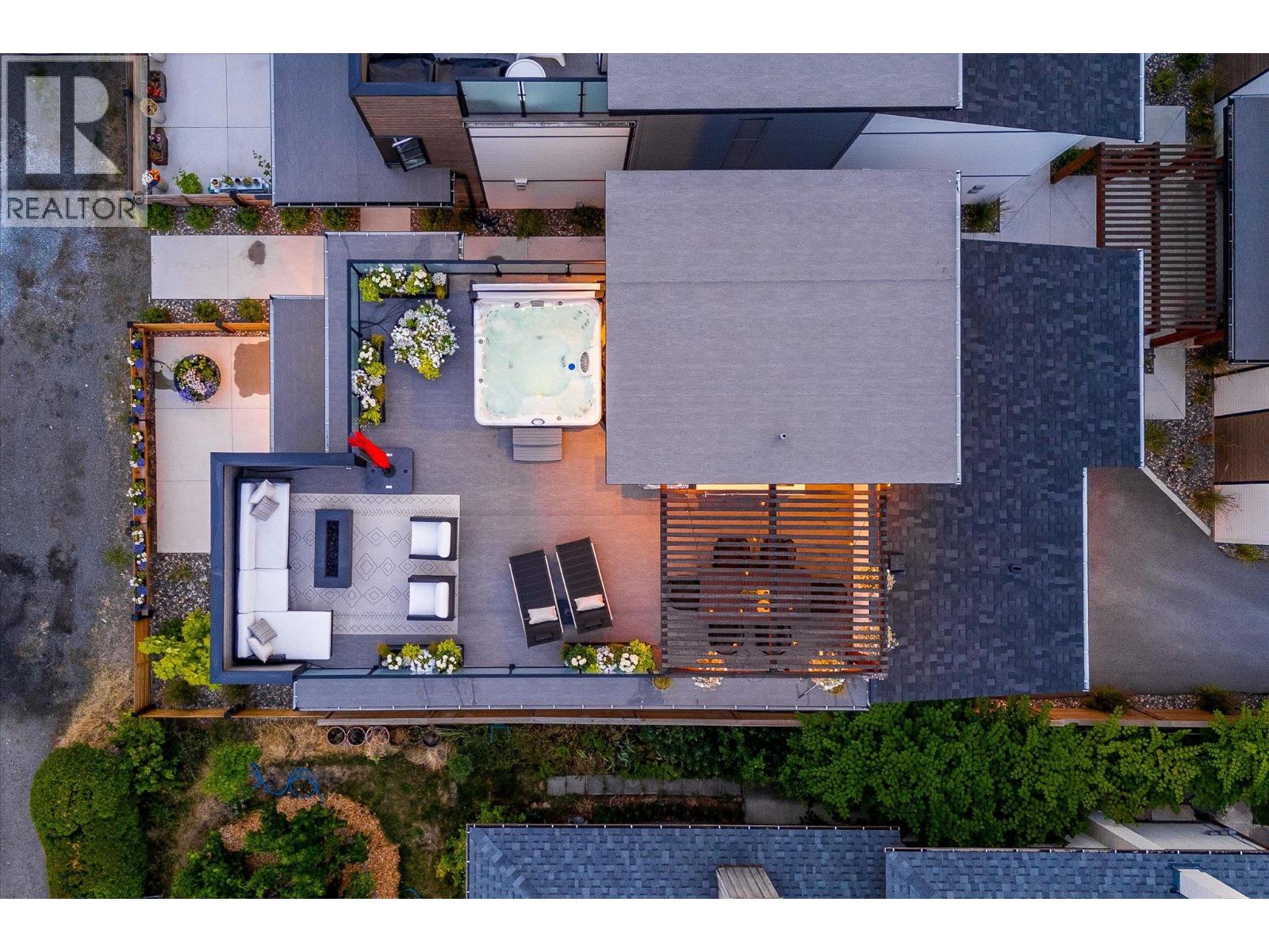  796 Wardlaw Avenue, Kelowna