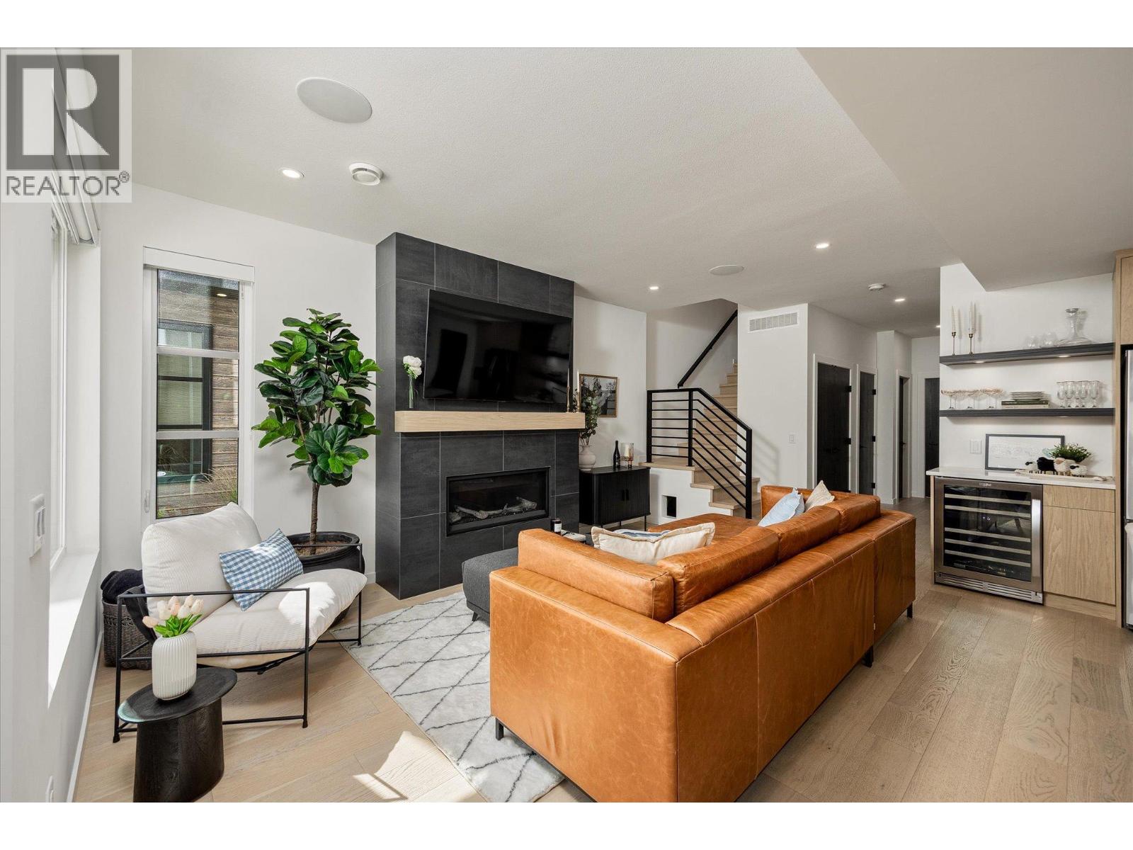  796 Wardlaw Avenue, Kelowna