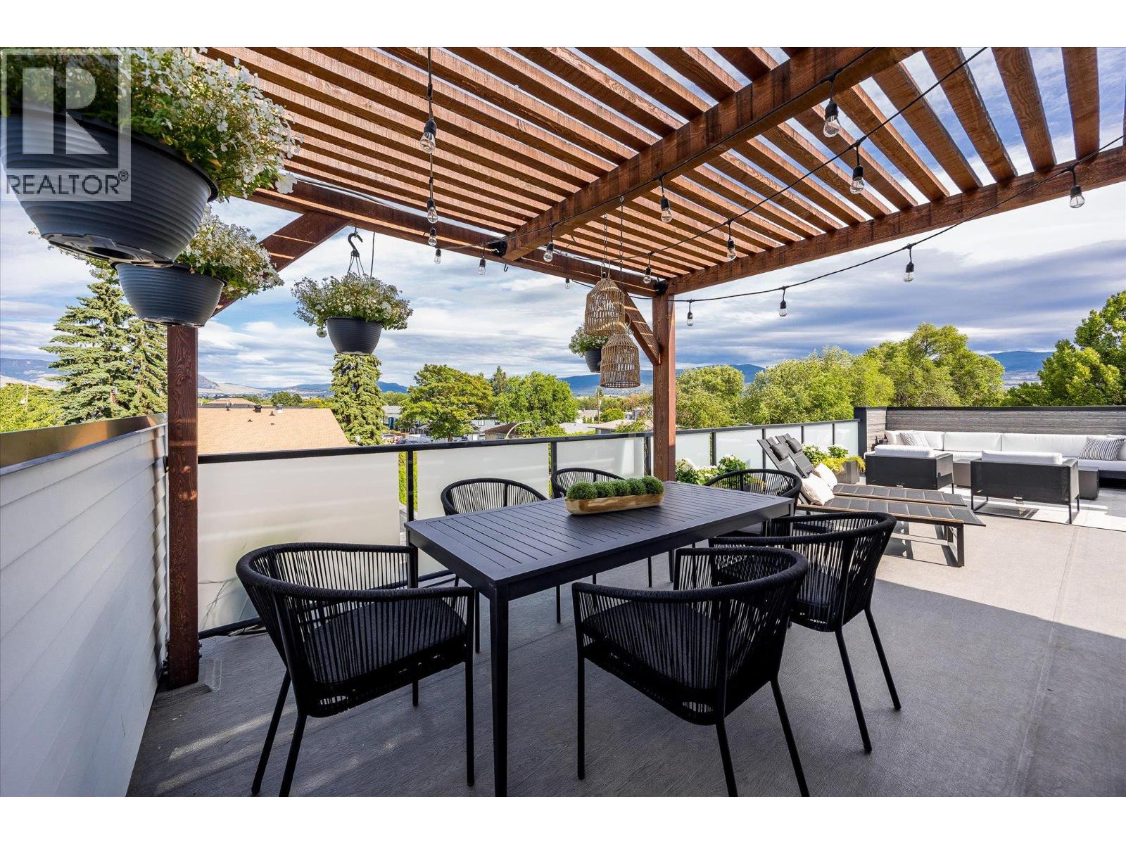  796 Wardlaw Avenue, Kelowna