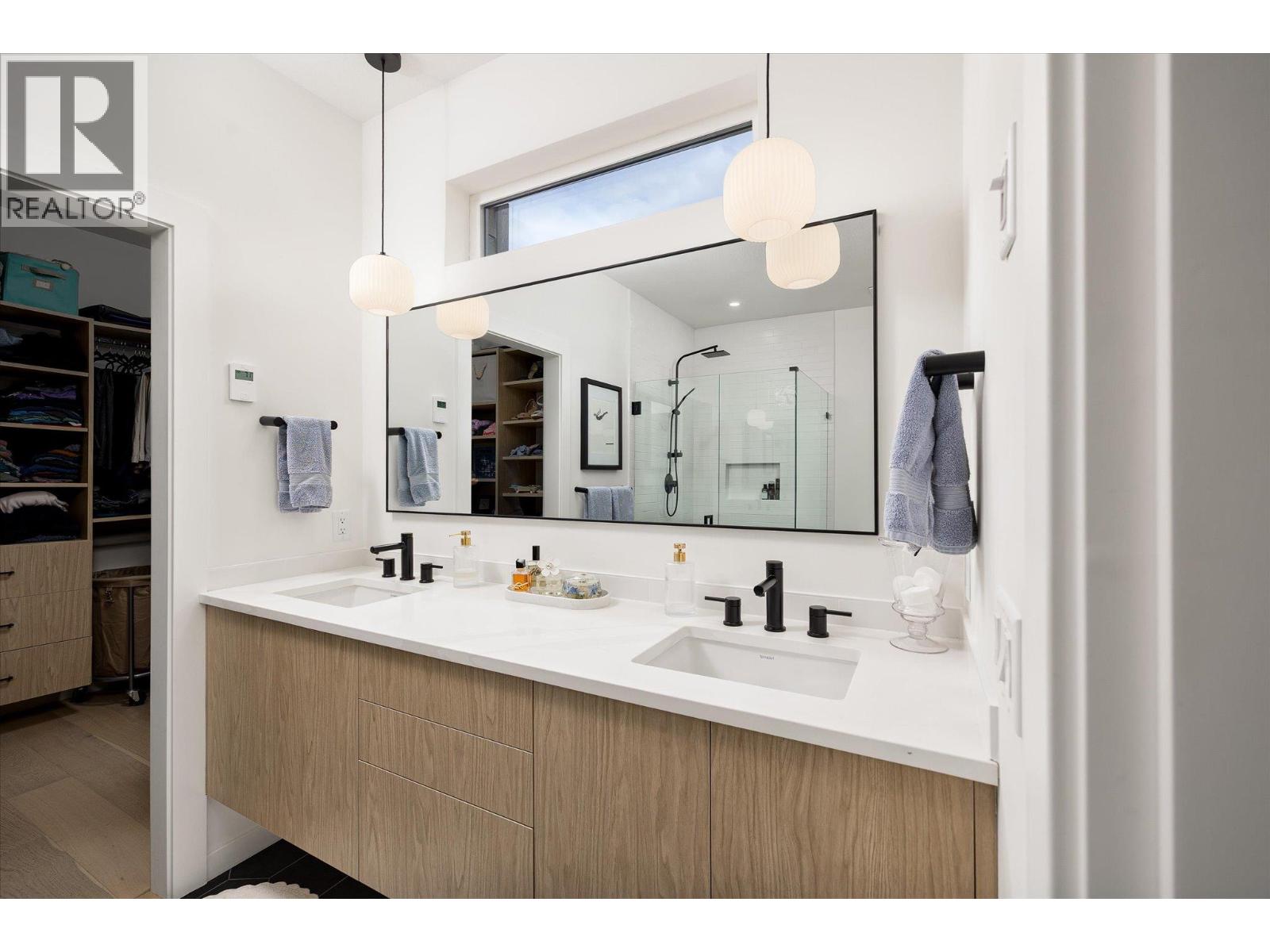  796 Wardlaw Avenue, Kelowna