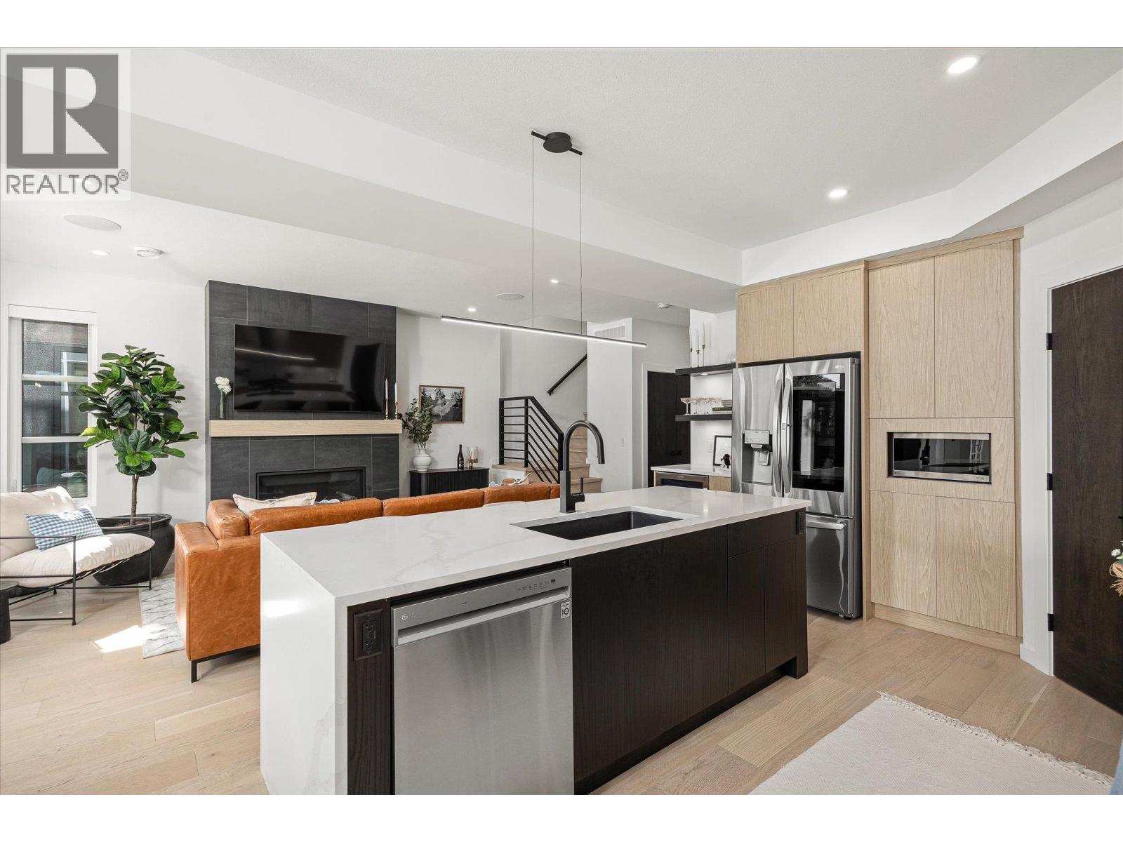  796 Wardlaw Avenue, Kelowna