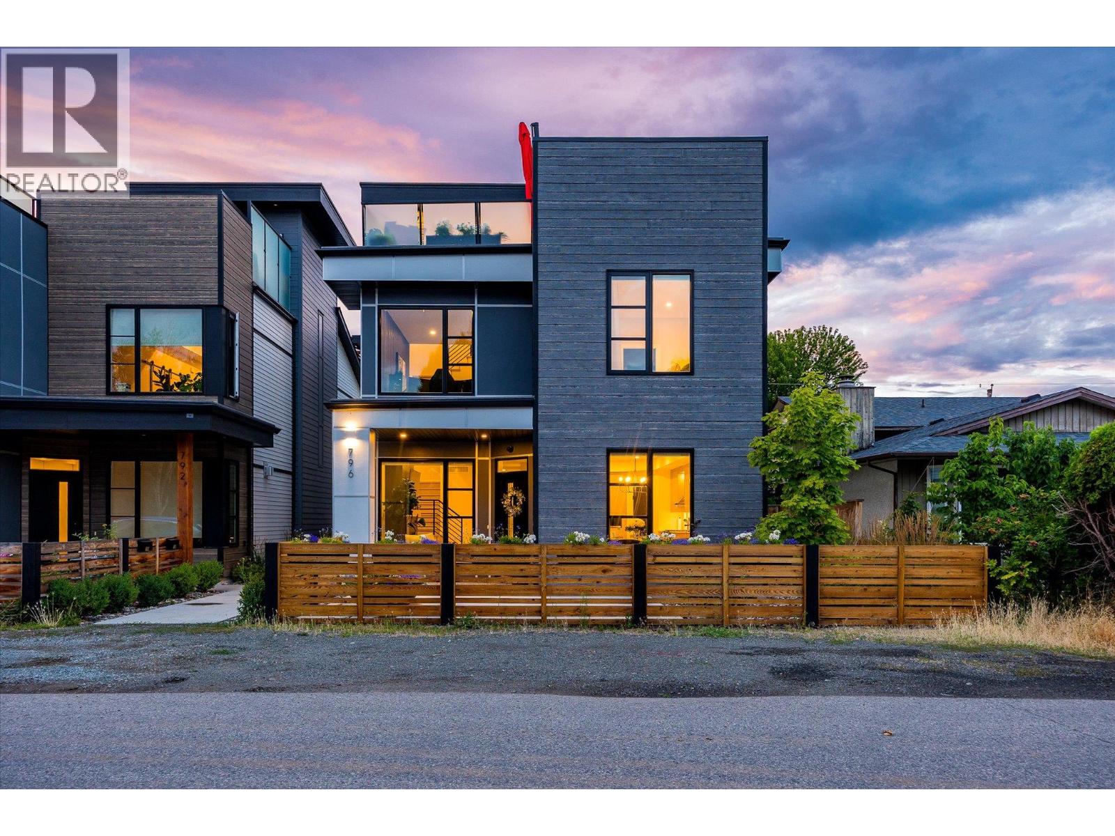  796 Wardlaw Avenue, Kelowna