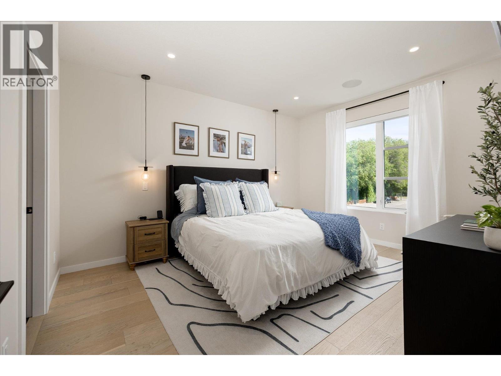  796 Wardlaw Avenue, Kelowna