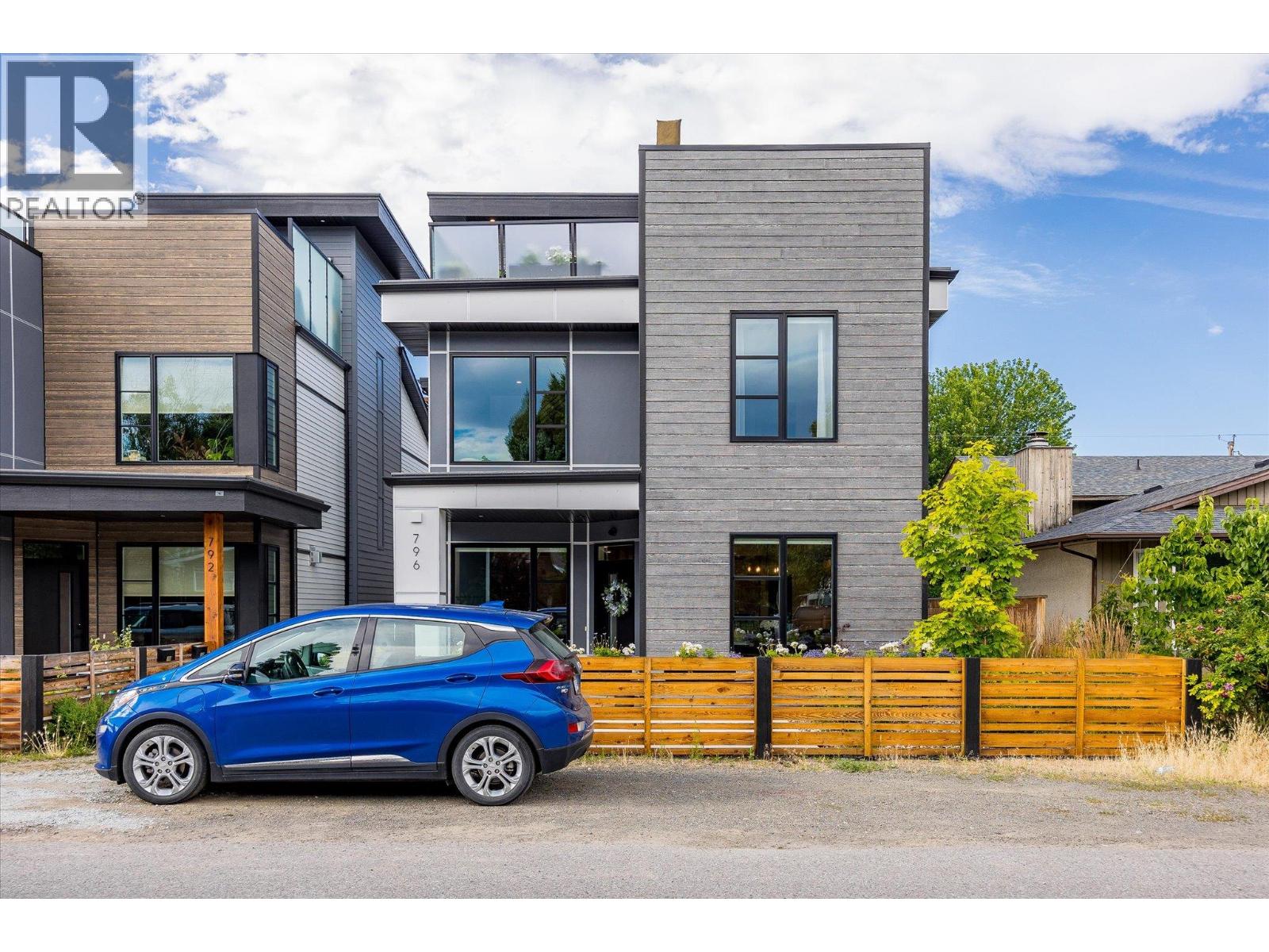  796 Wardlaw Avenue, Kelowna