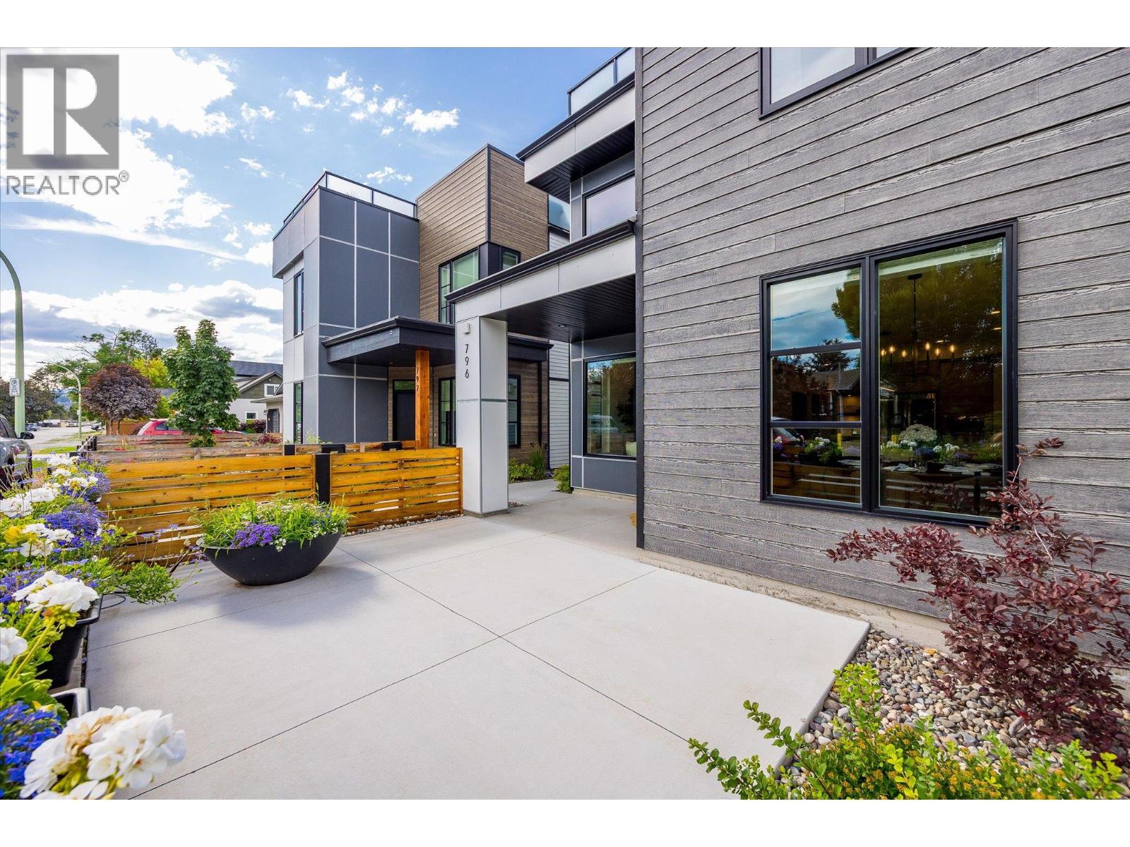  796 Wardlaw Avenue, Kelowna