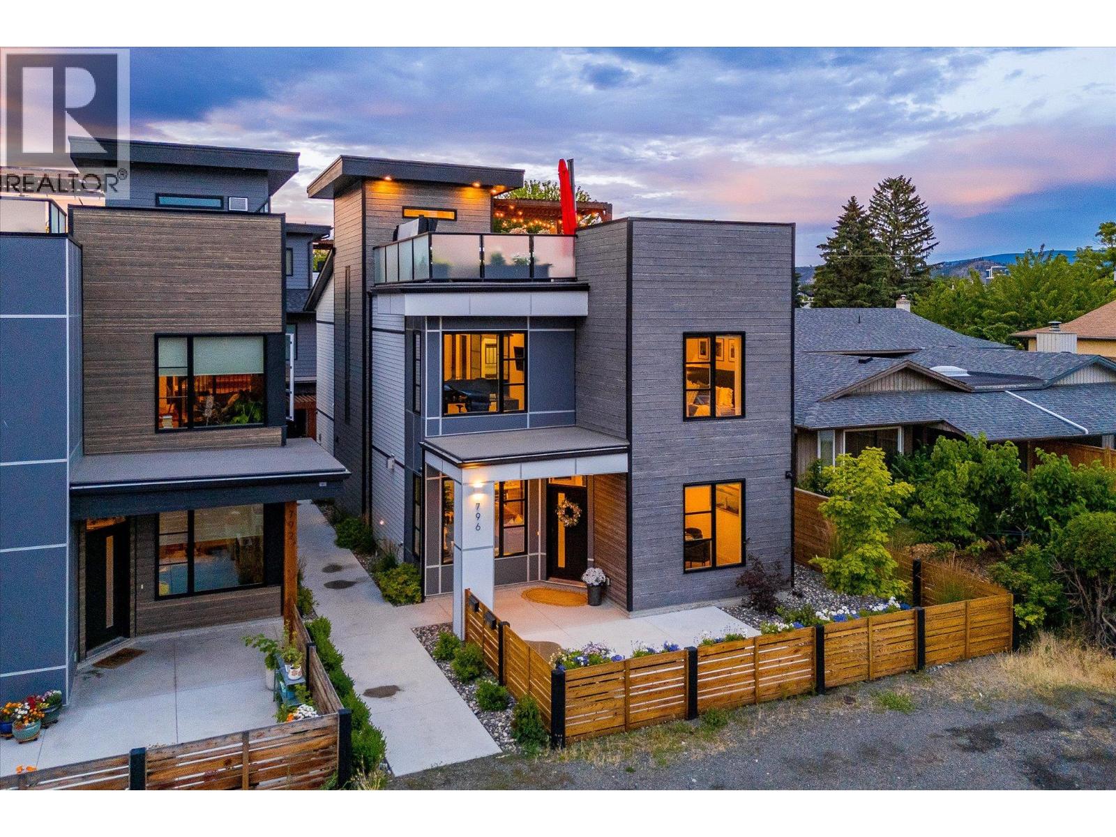  796 Wardlaw Avenue, Kelowna