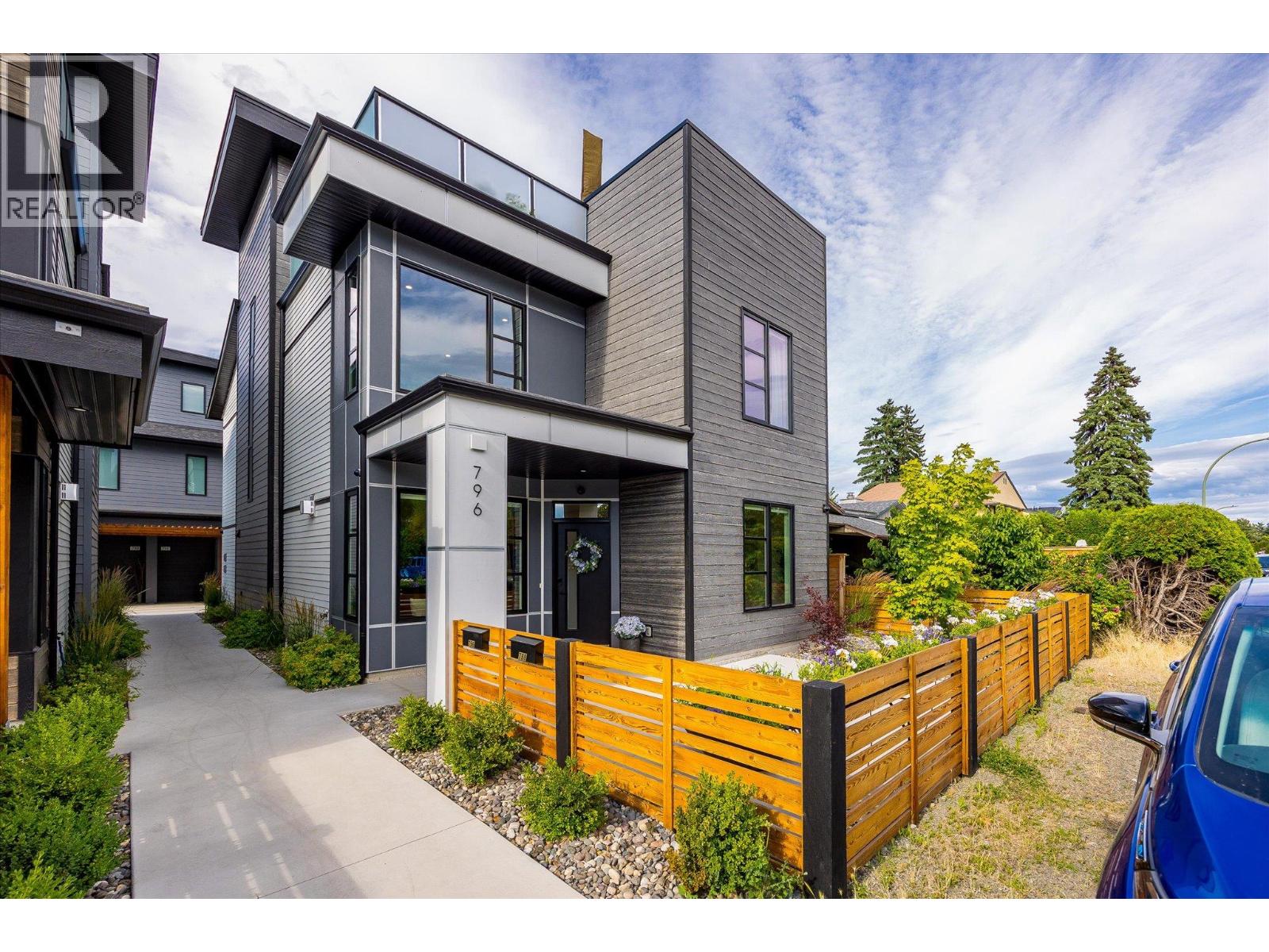  796 Wardlaw Avenue, Kelowna