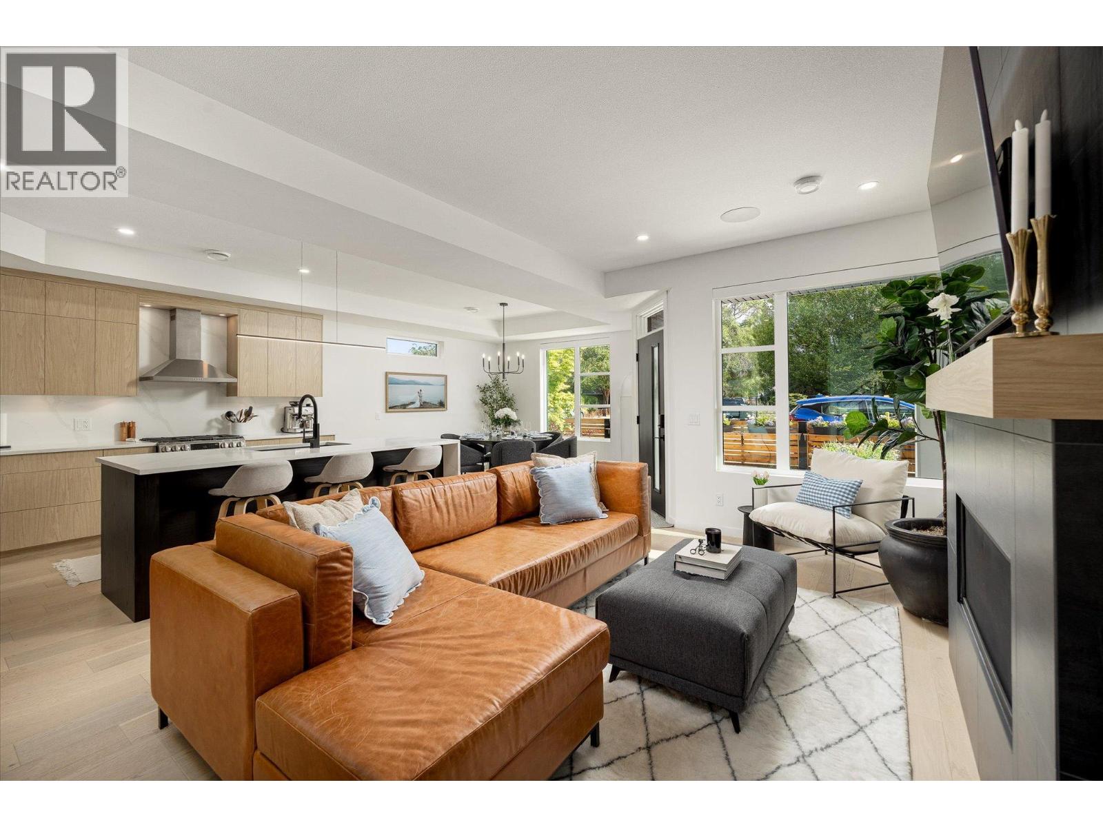  796 Wardlaw Avenue, Kelowna