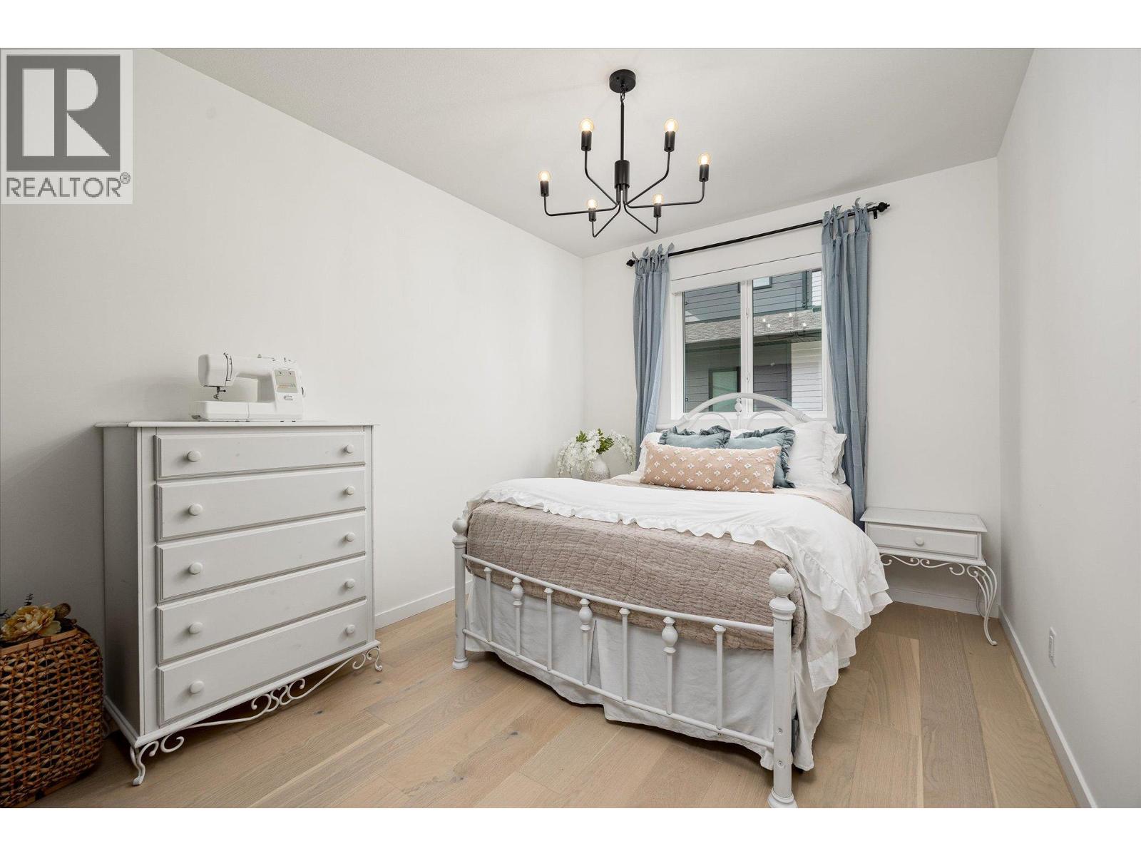  796 Wardlaw Avenue, Kelowna