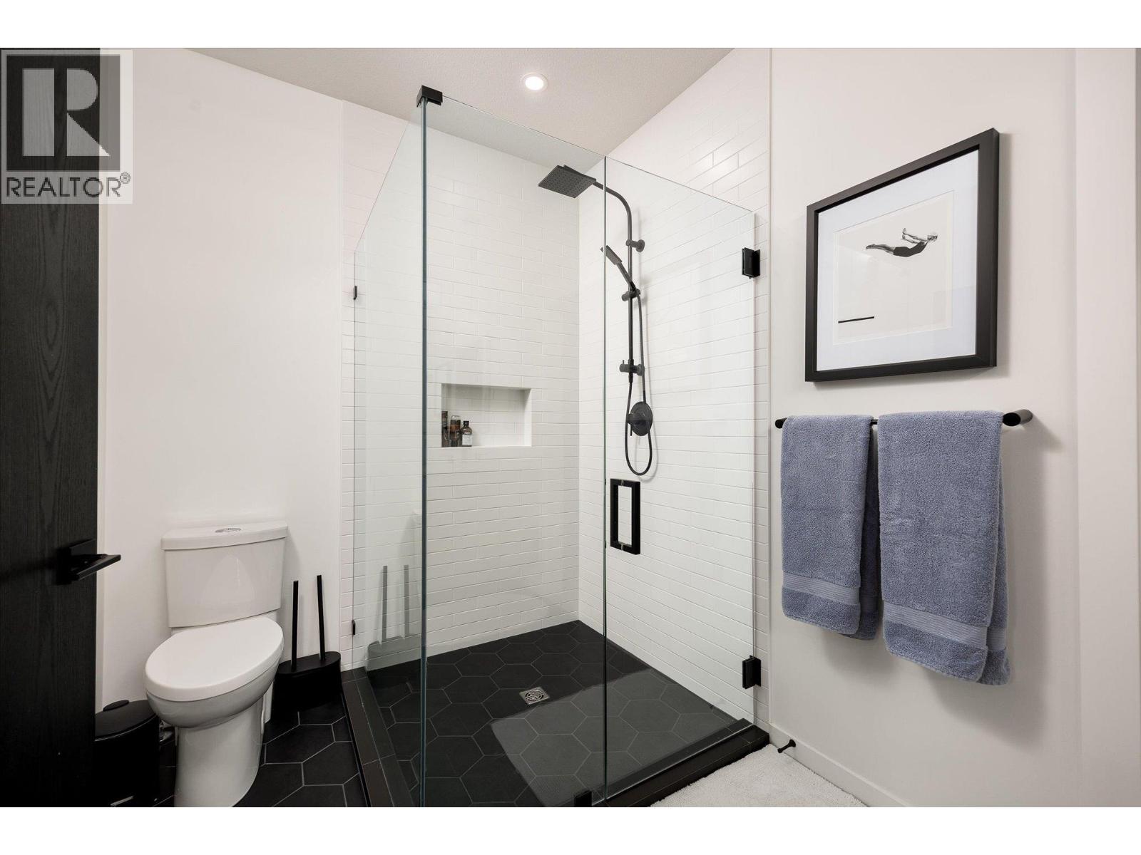  796 Wardlaw Avenue, Kelowna