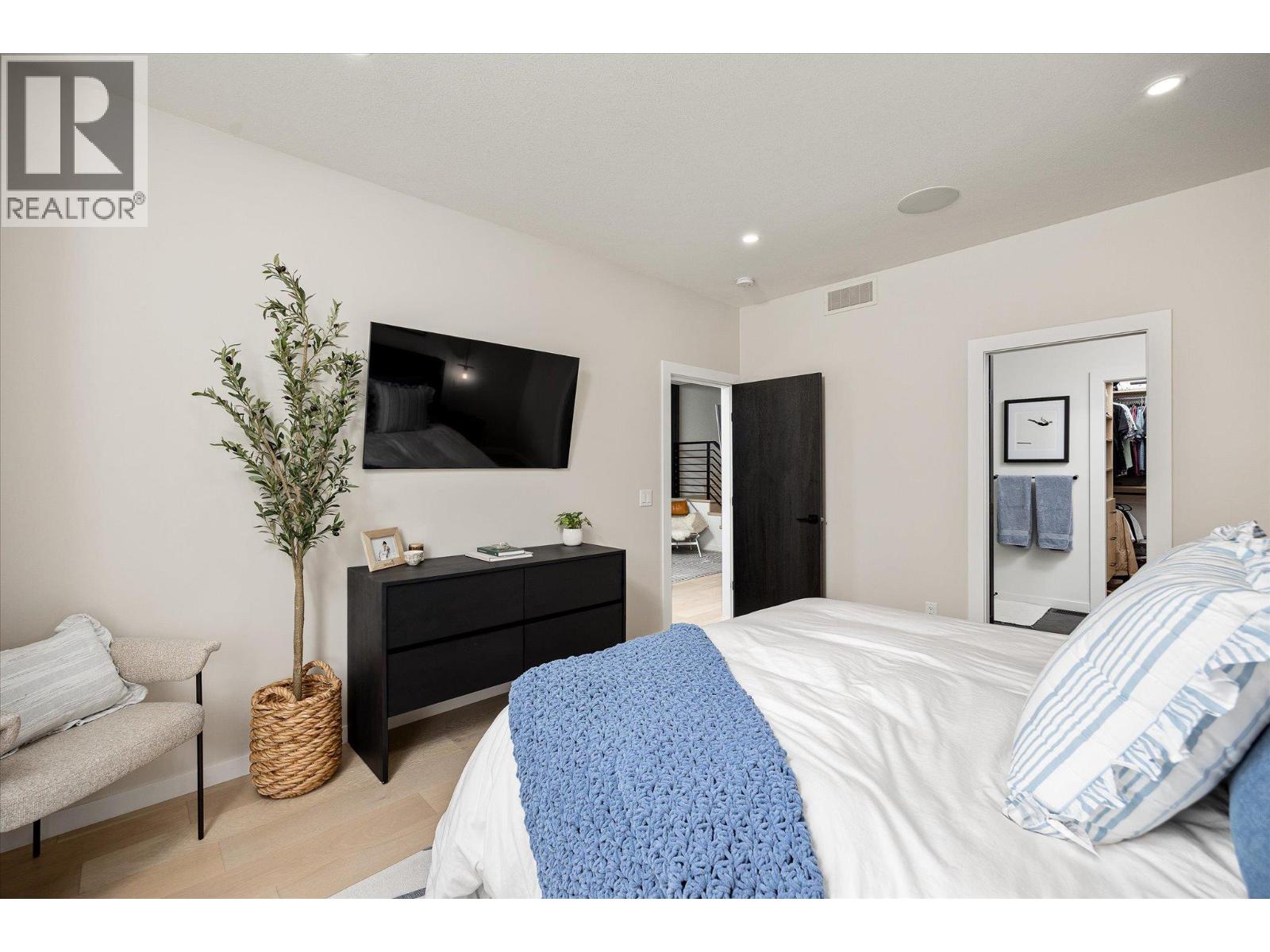  796 Wardlaw Avenue, Kelowna