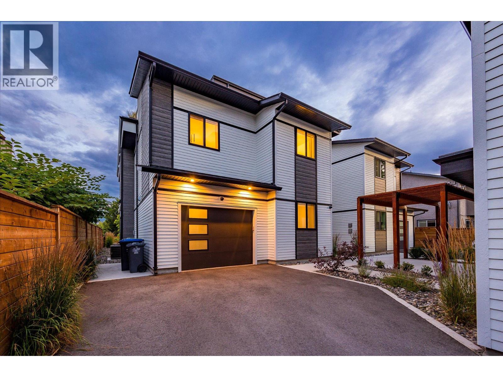  796 Wardlaw Avenue, Kelowna