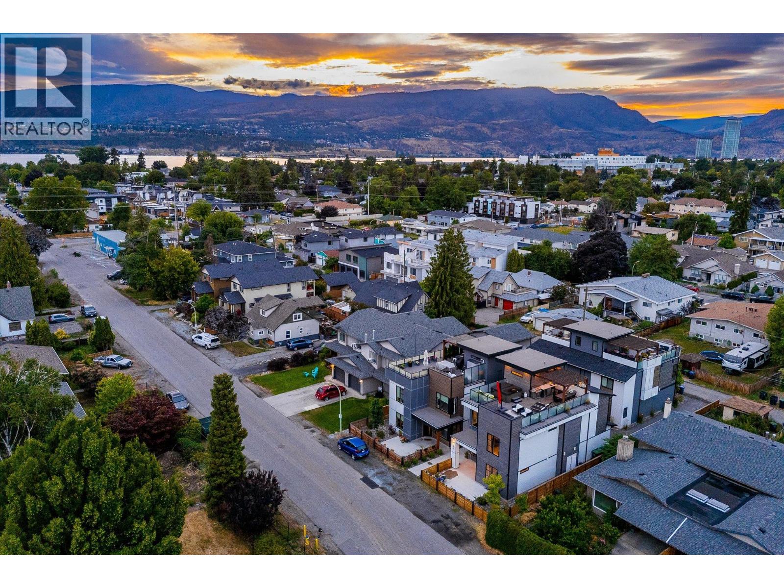  796 Wardlaw Avenue, Kelowna