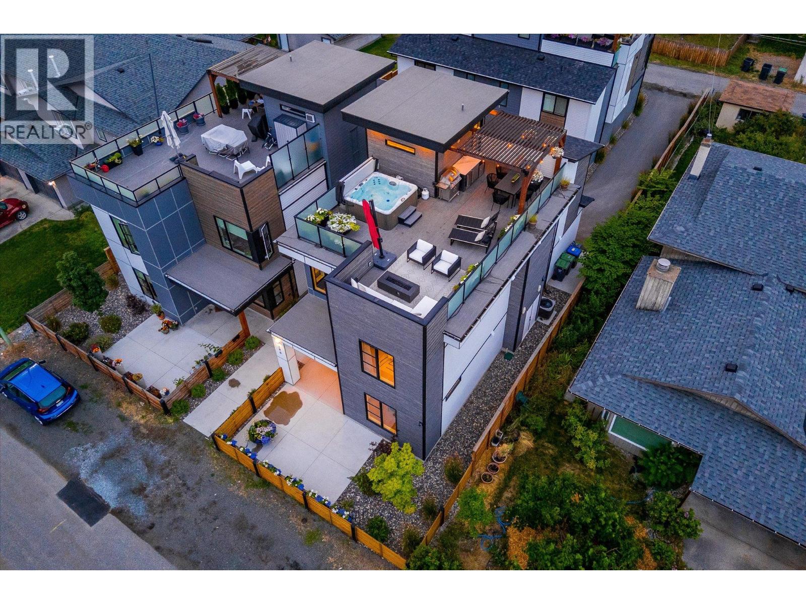  796 Wardlaw Avenue, Kelowna