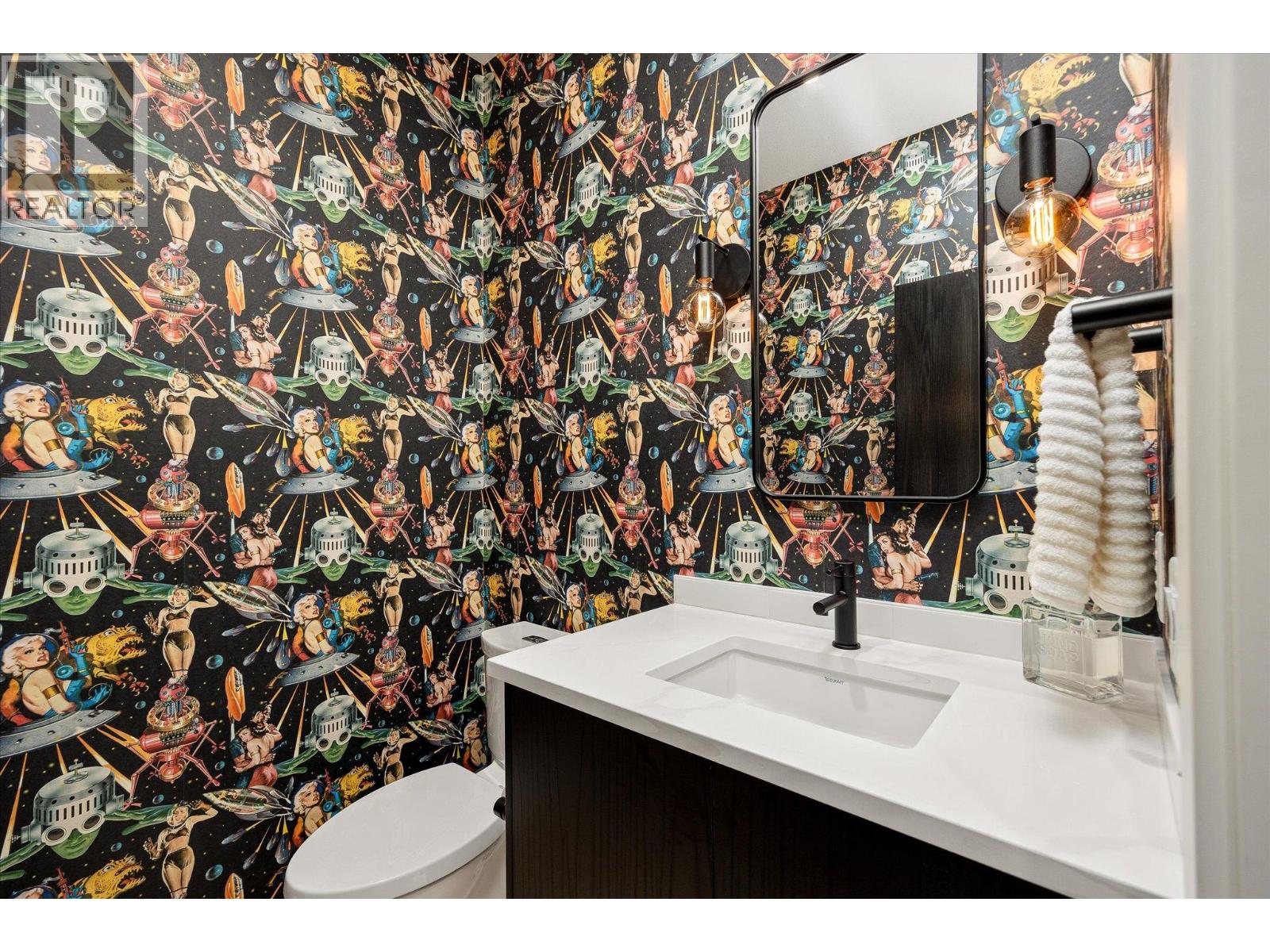  796 Wardlaw Avenue, Kelowna