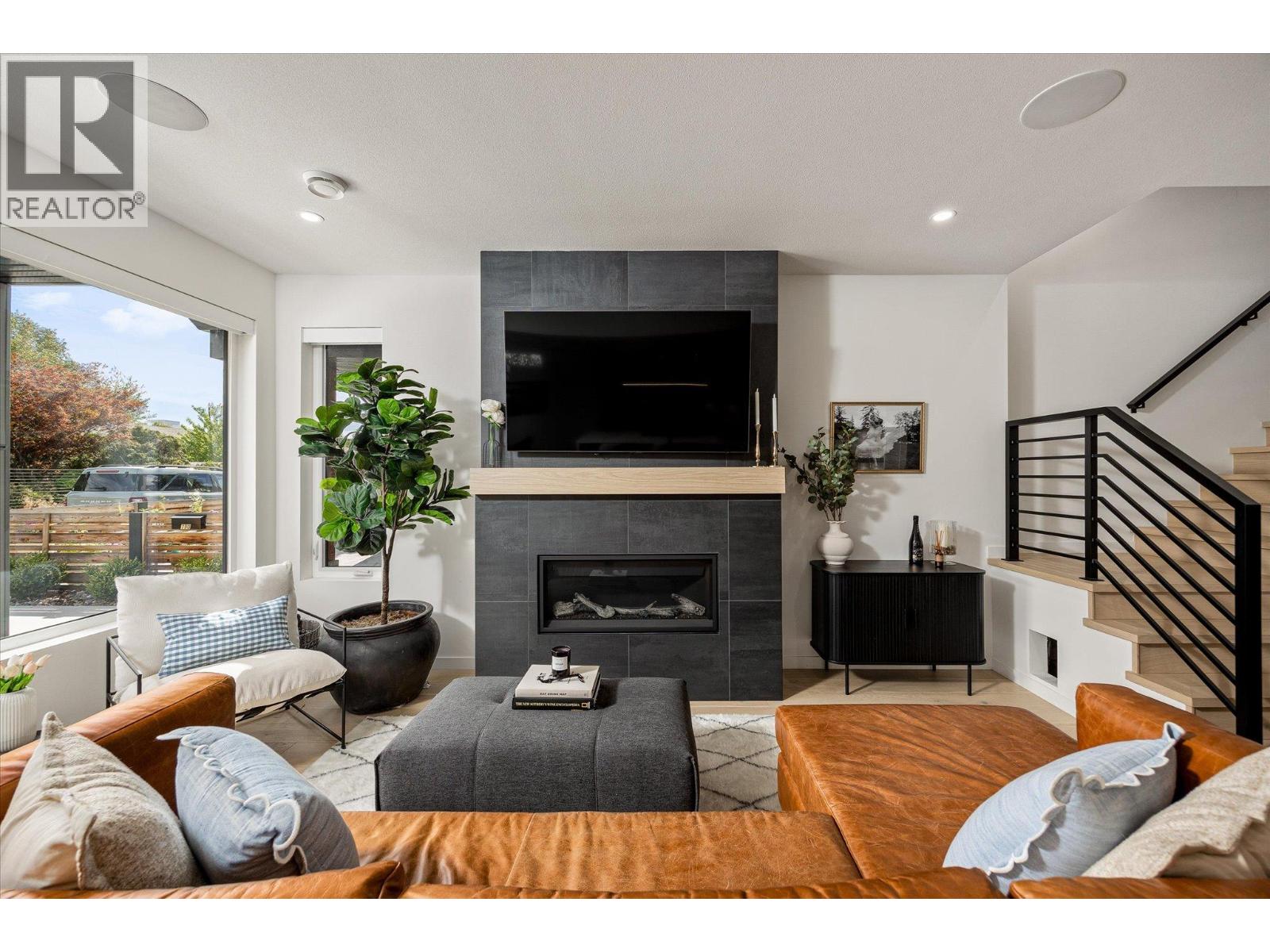  796 Wardlaw Avenue, Kelowna