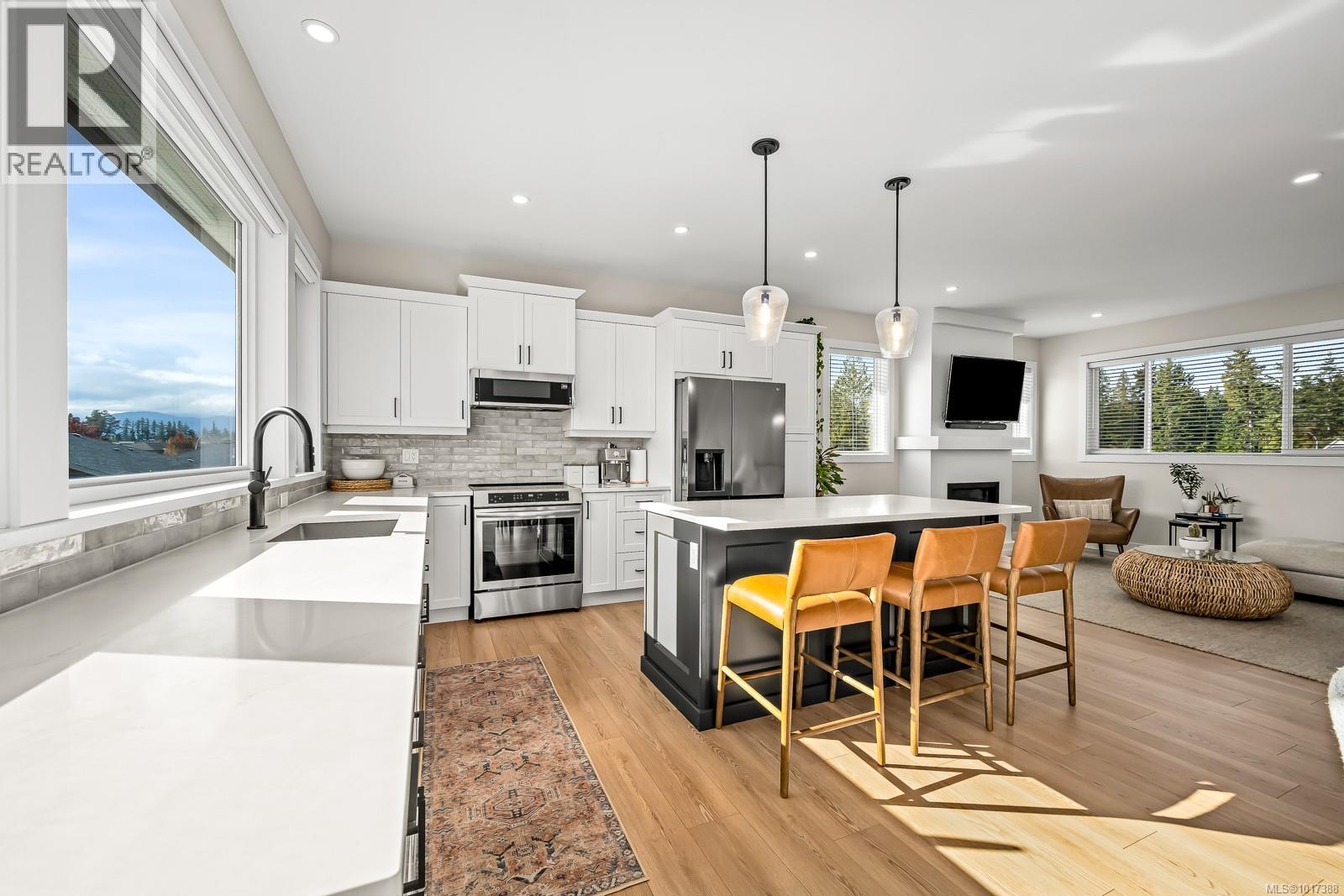 864 Grumman Pl, Comox