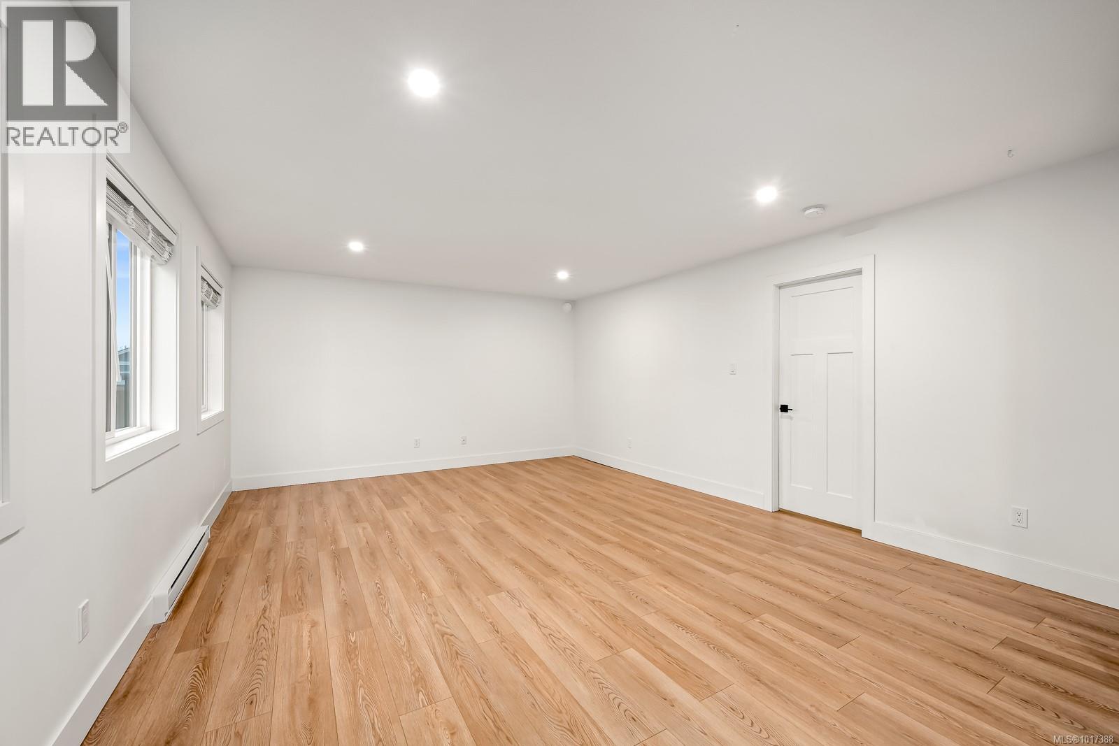 864 Grumman Pl, Comox