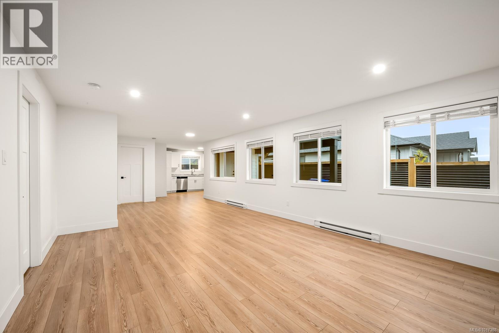 864 Grumman Pl, Comox