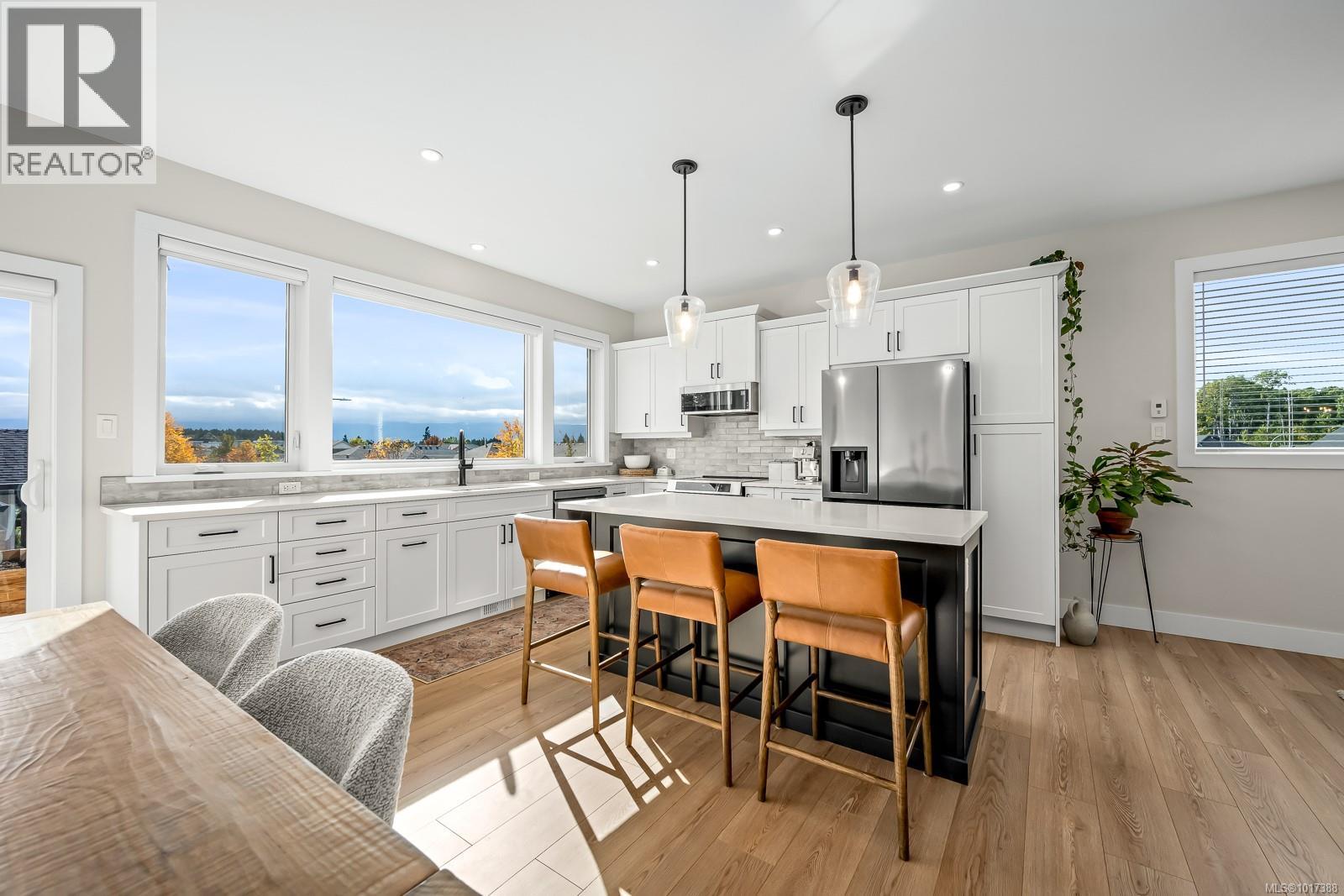 864 Grumman Pl, Comox