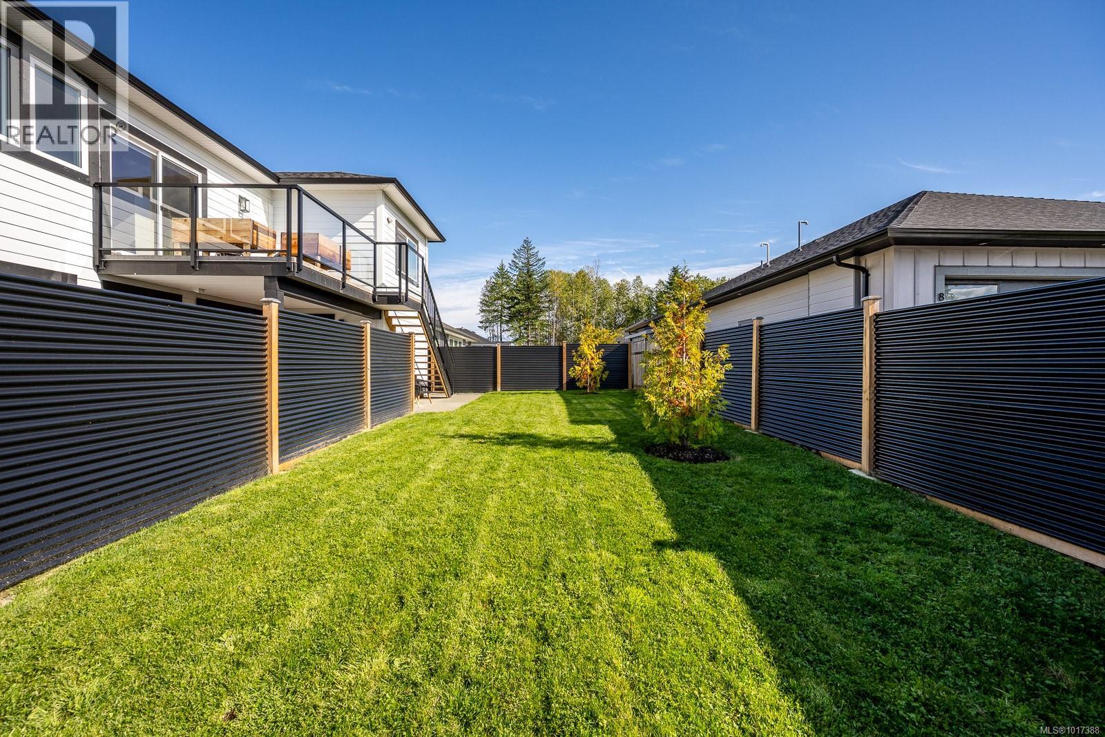 864 Grumman Pl, Comox