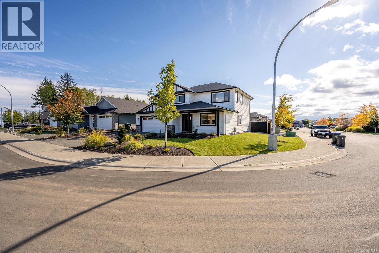 864 Grumman Pl, Comox