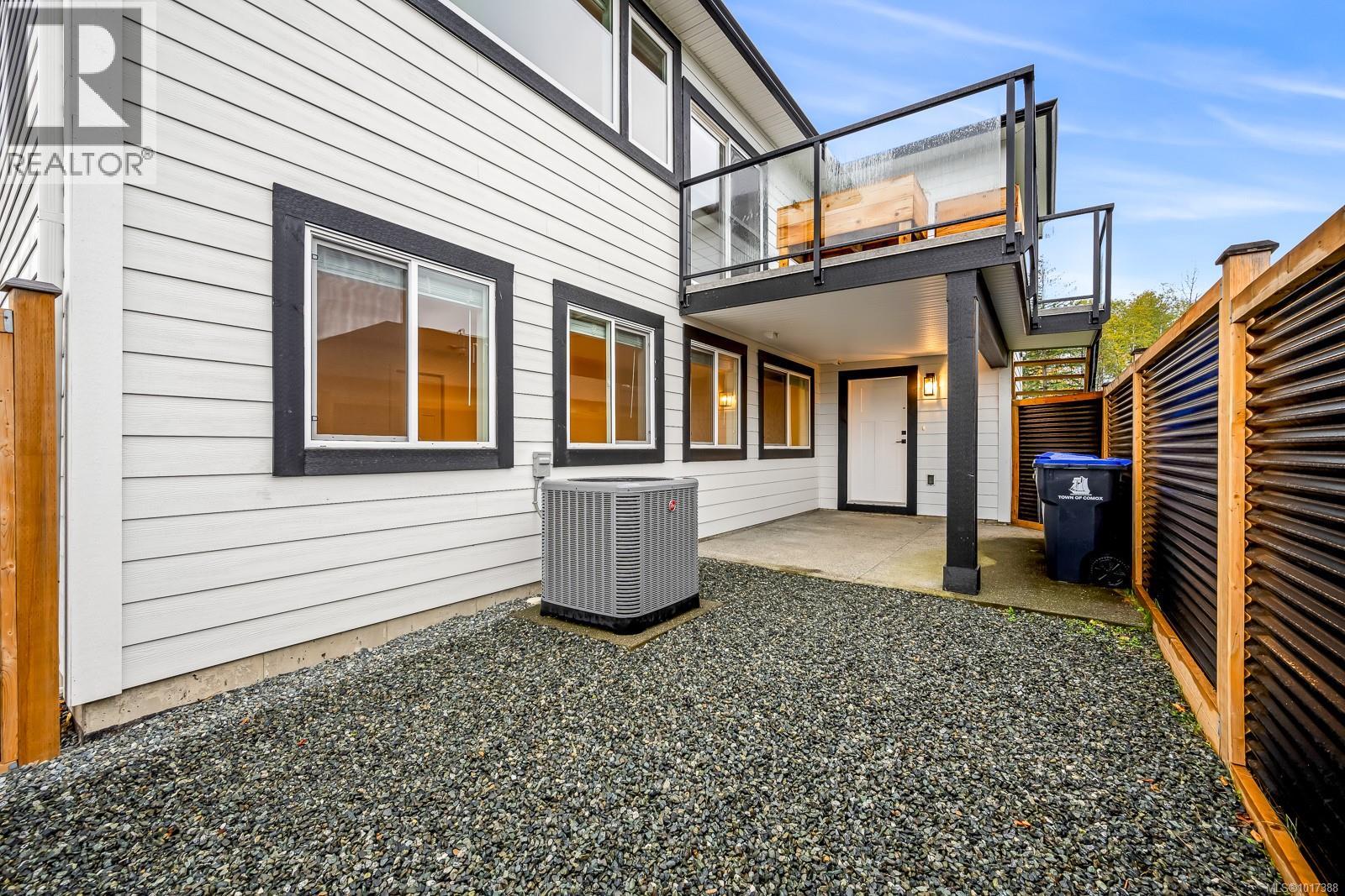 864 Grumman Pl, Comox