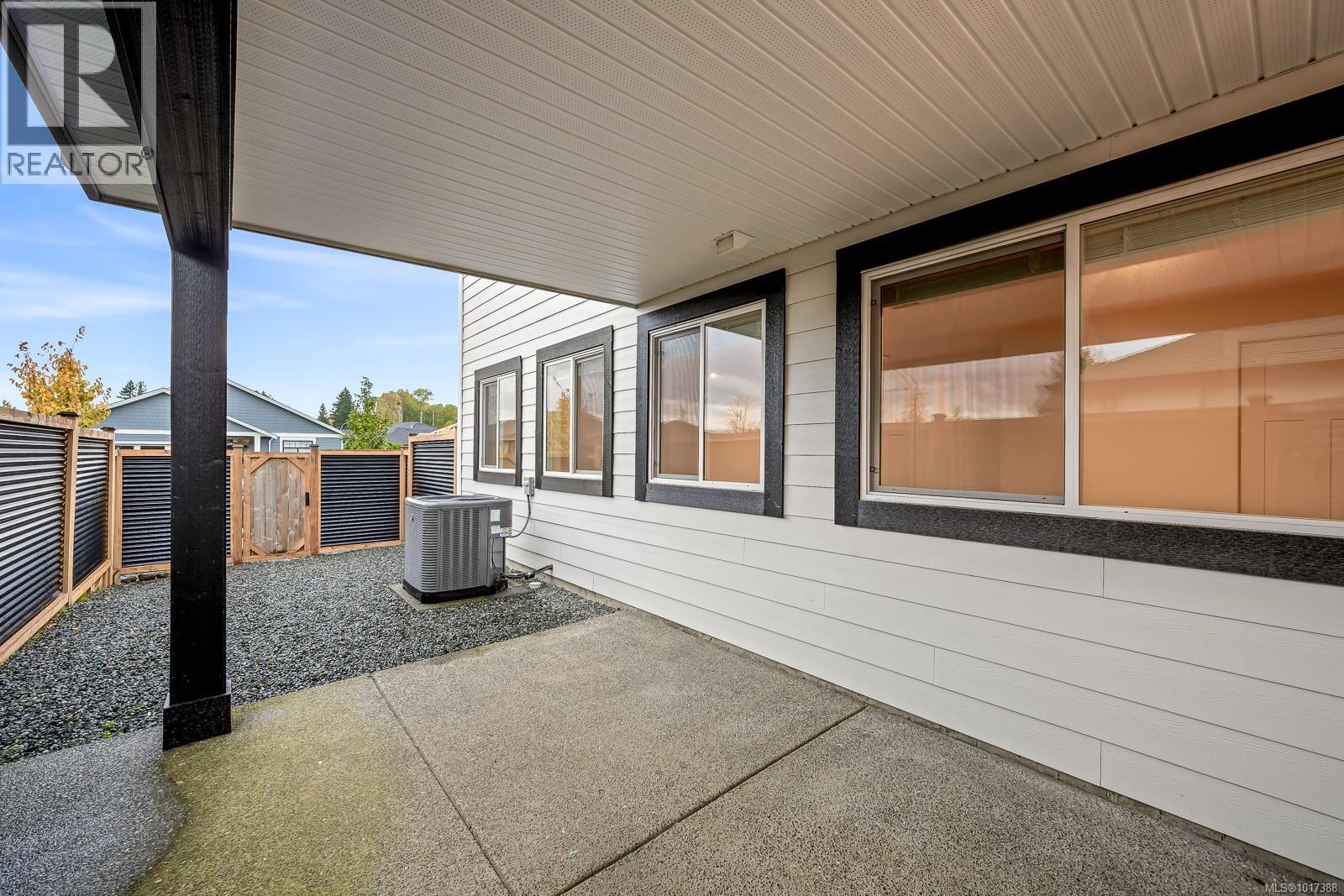 864 Grumman Pl, Comox