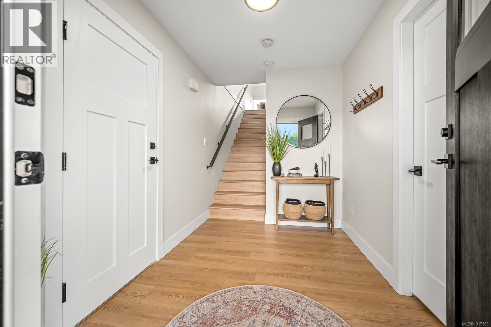 864 Grumman Pl, Comox