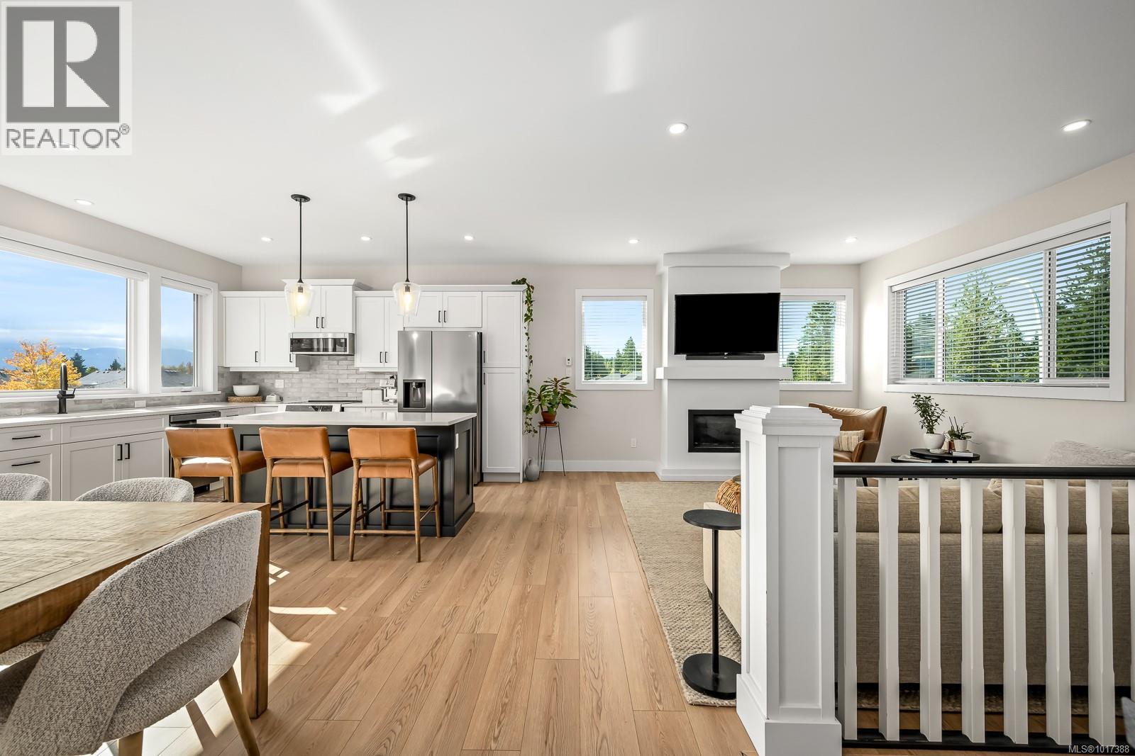 864 Grumman Pl, Comox