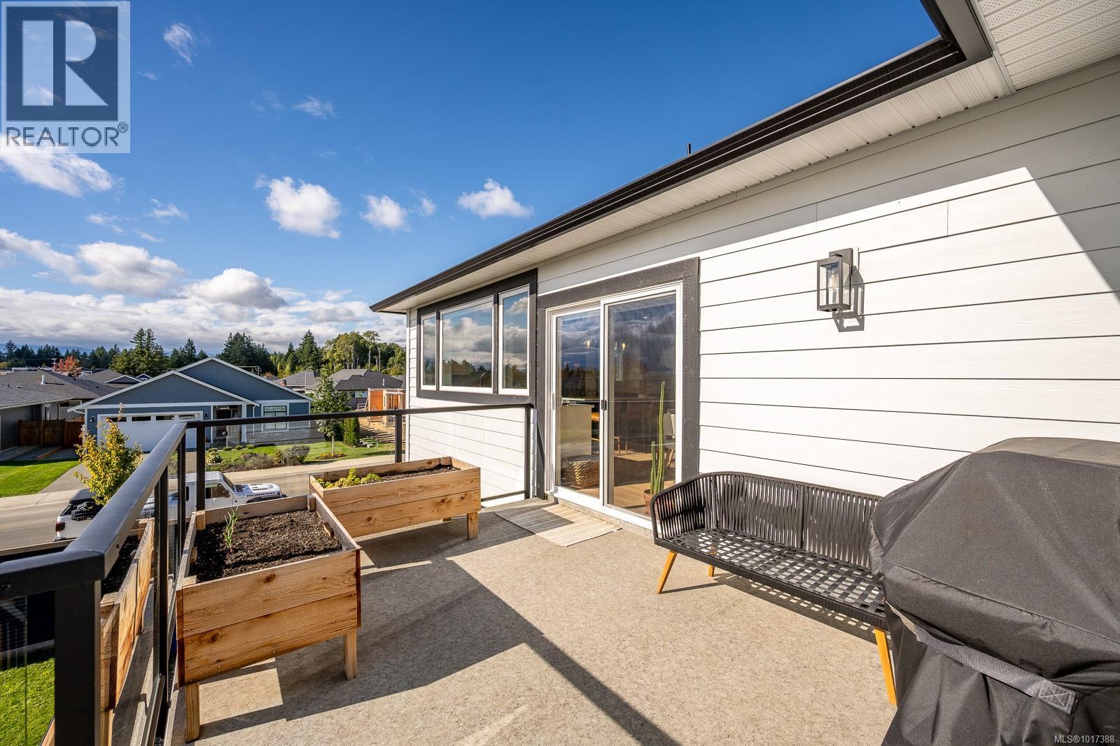 864 Grumman Pl, Comox