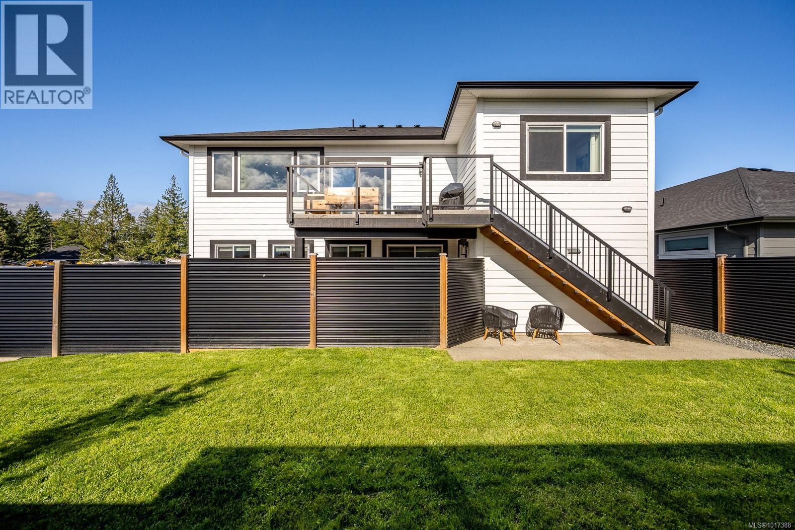 864 Grumman Pl, Comox