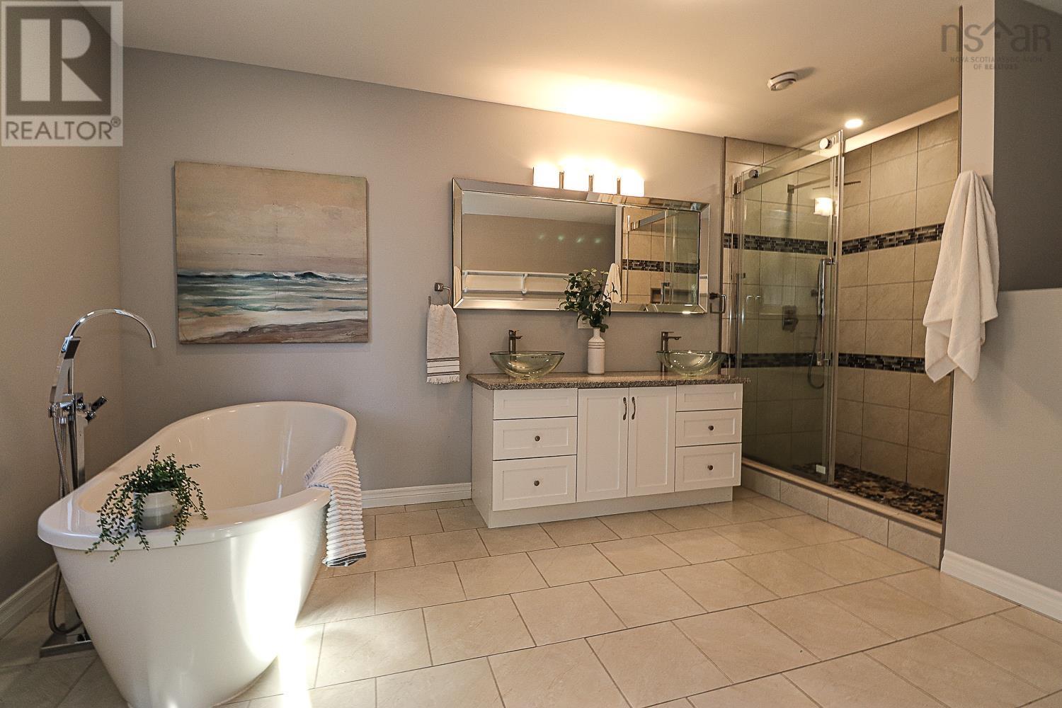 Property 22 of 50 of 80 Stoney Beach Road