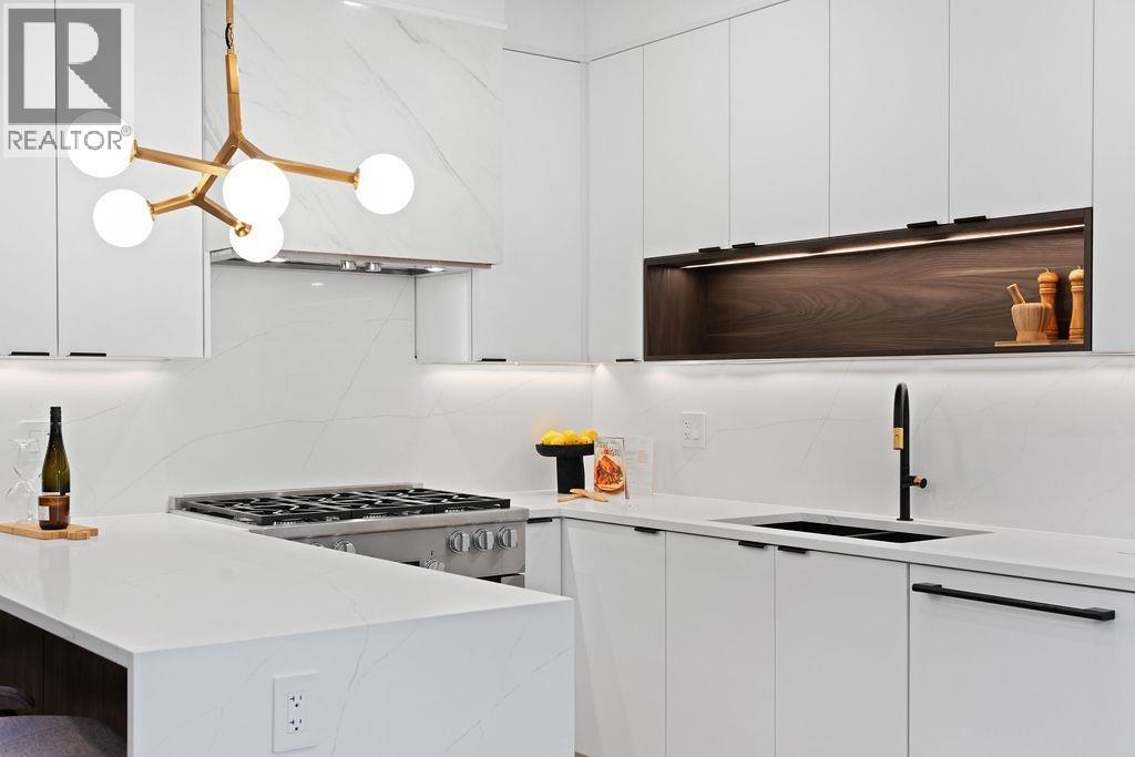 2 4549 W 11TH AVENUE, Vancouver