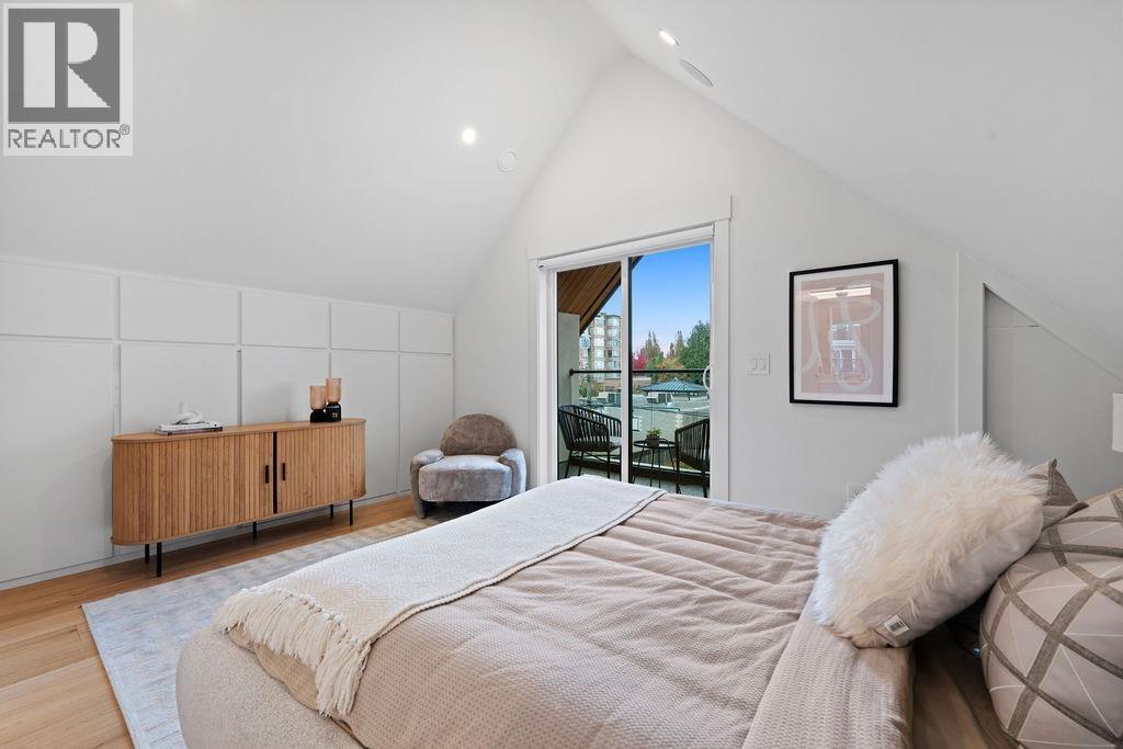 2 4549 W 11TH AVENUE, Vancouver