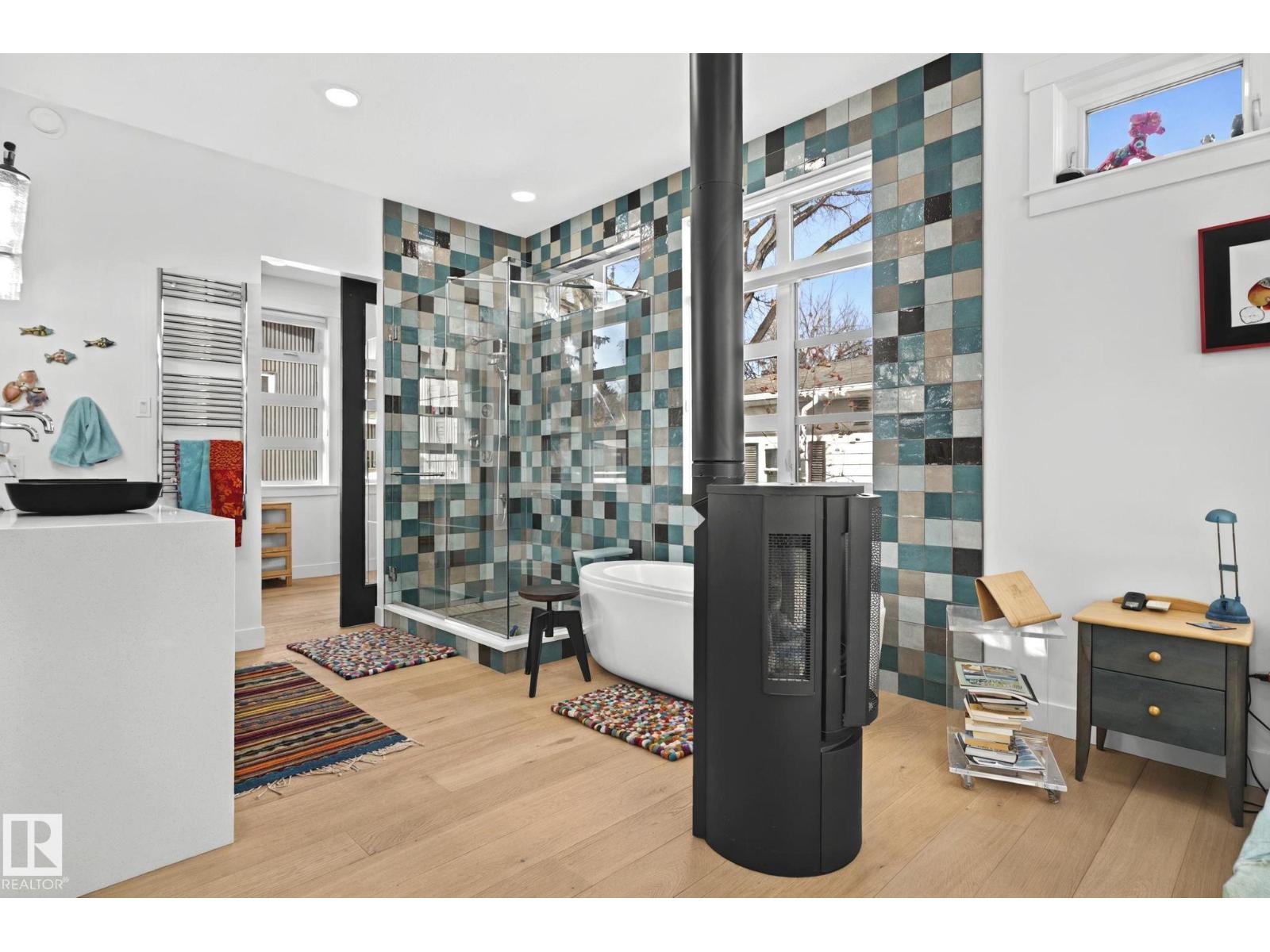 7222 119 ST NW, Edmonton