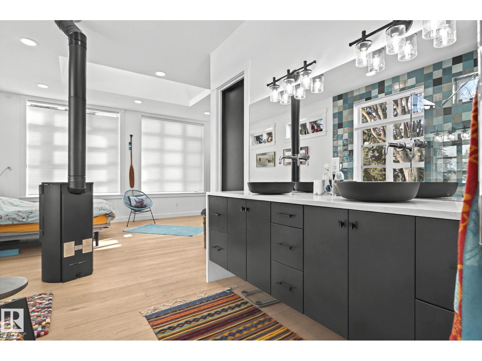 7222 119 ST NW, Edmonton