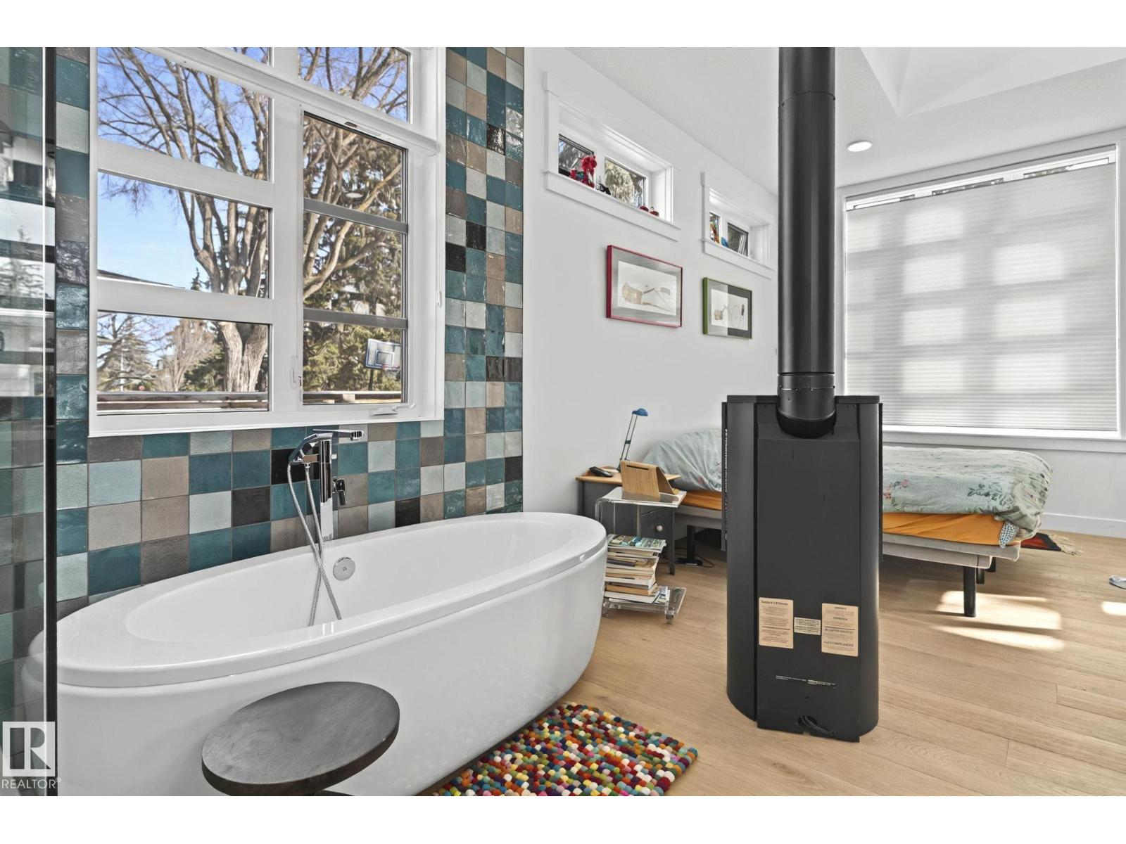 7222 119 ST NW, Edmonton