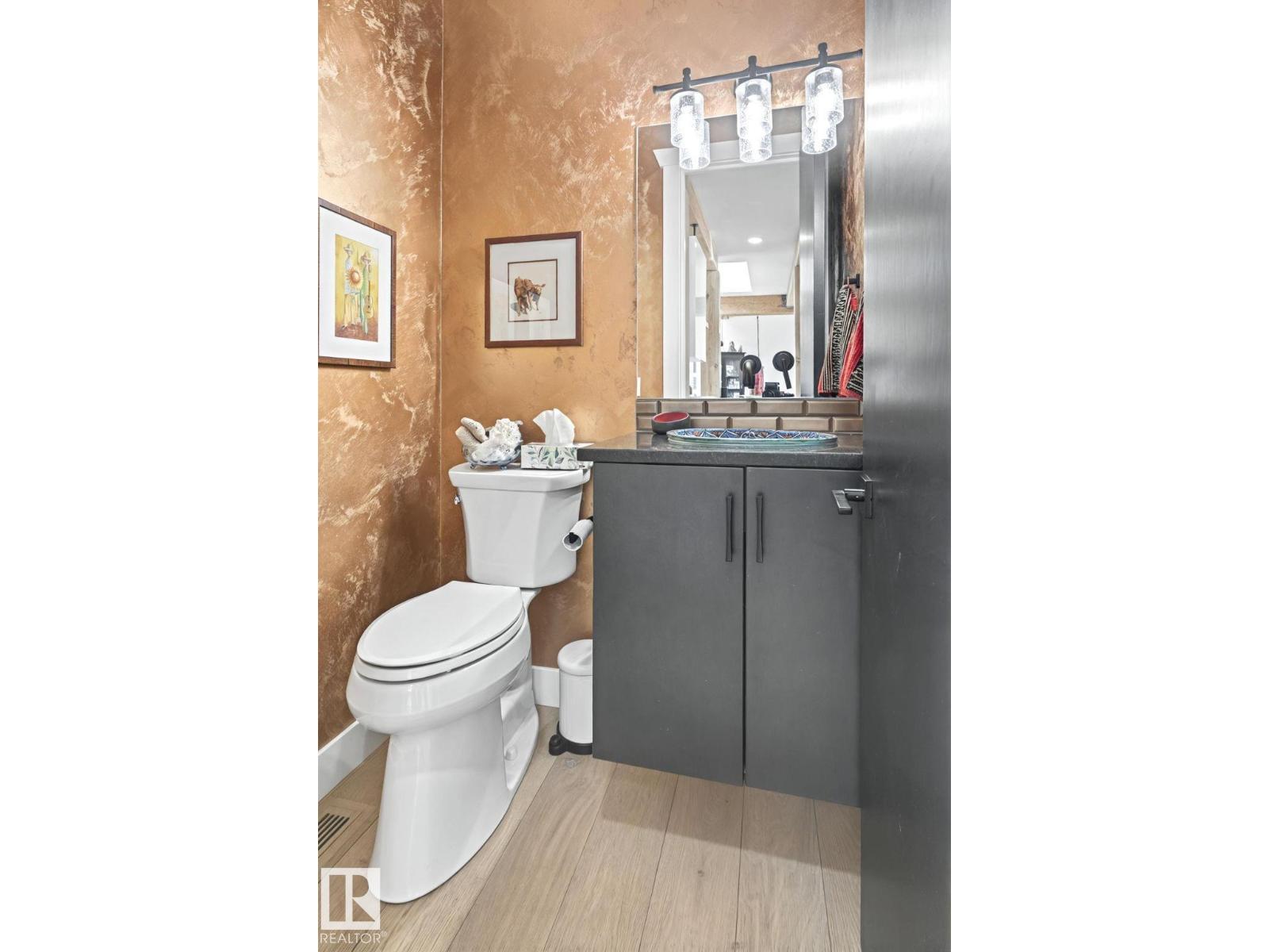 7222 119 ST NW, Edmonton