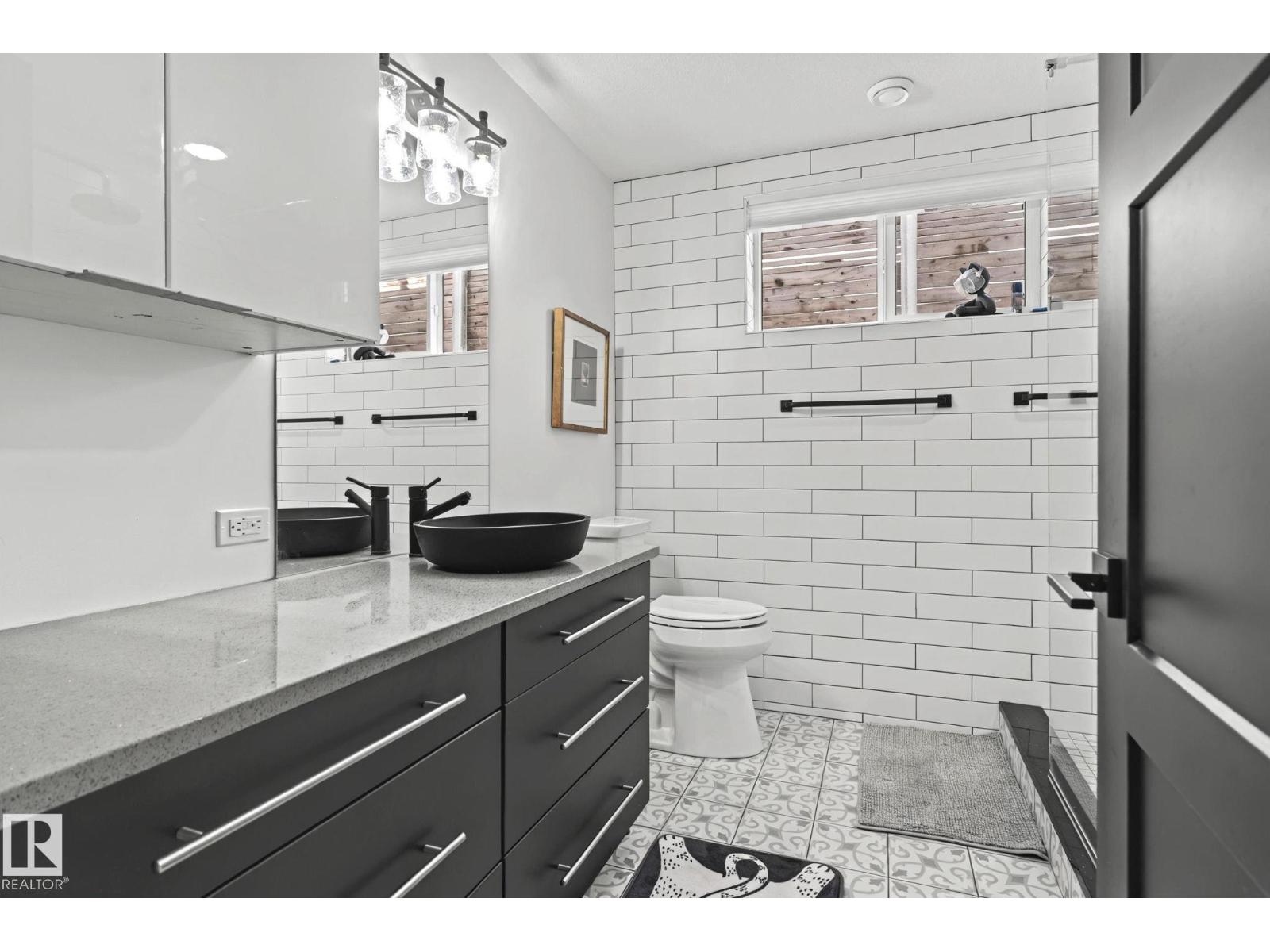 7222 119 ST NW, Edmonton