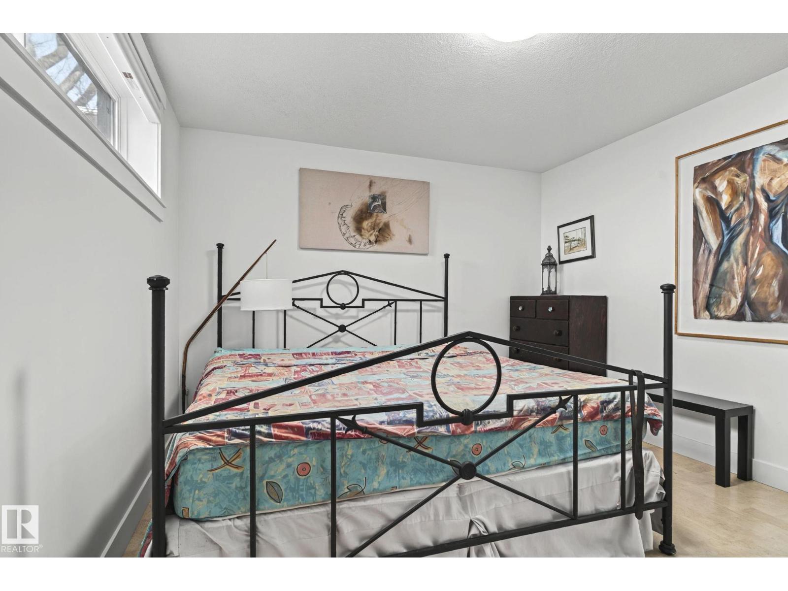 7222 119 ST NW, Edmonton